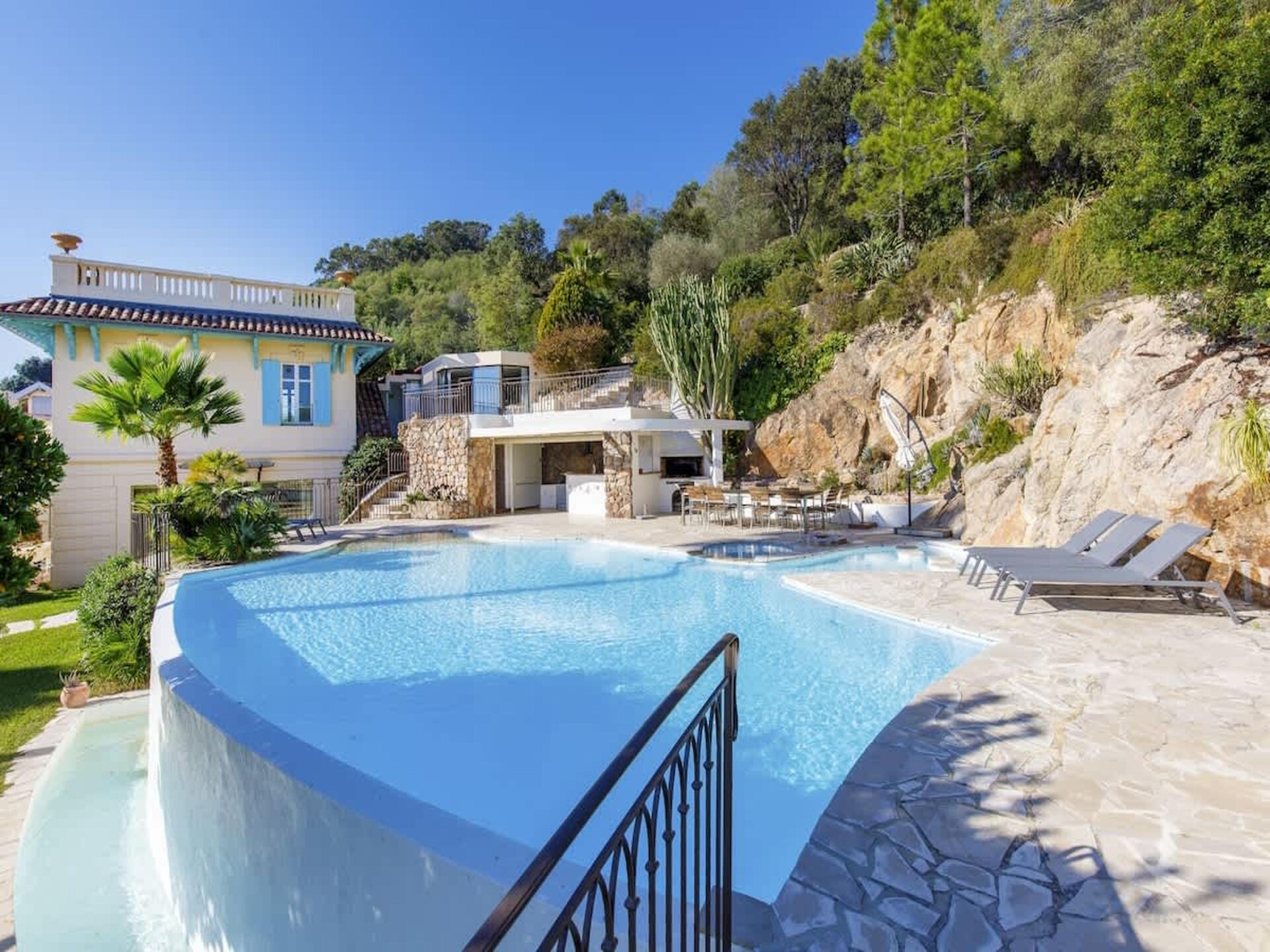 Ruime villa met zeezicht, privézwembad en bosrijke ligging in Théoule-sur-Mer - foto 23