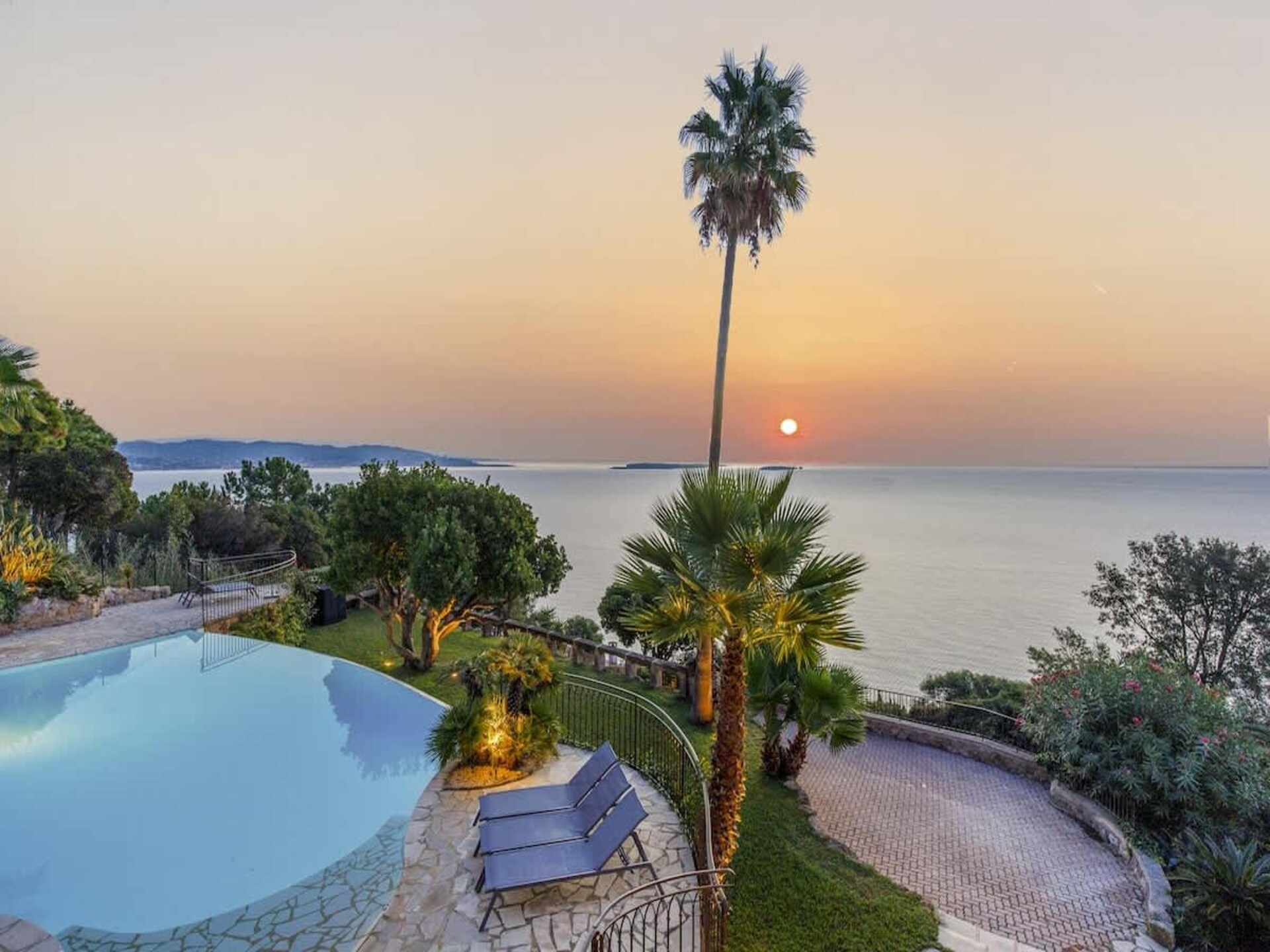Ruime villa met zeezicht, privézwembad en bosrijke ligging in Théoule-sur-Mer - foto 34