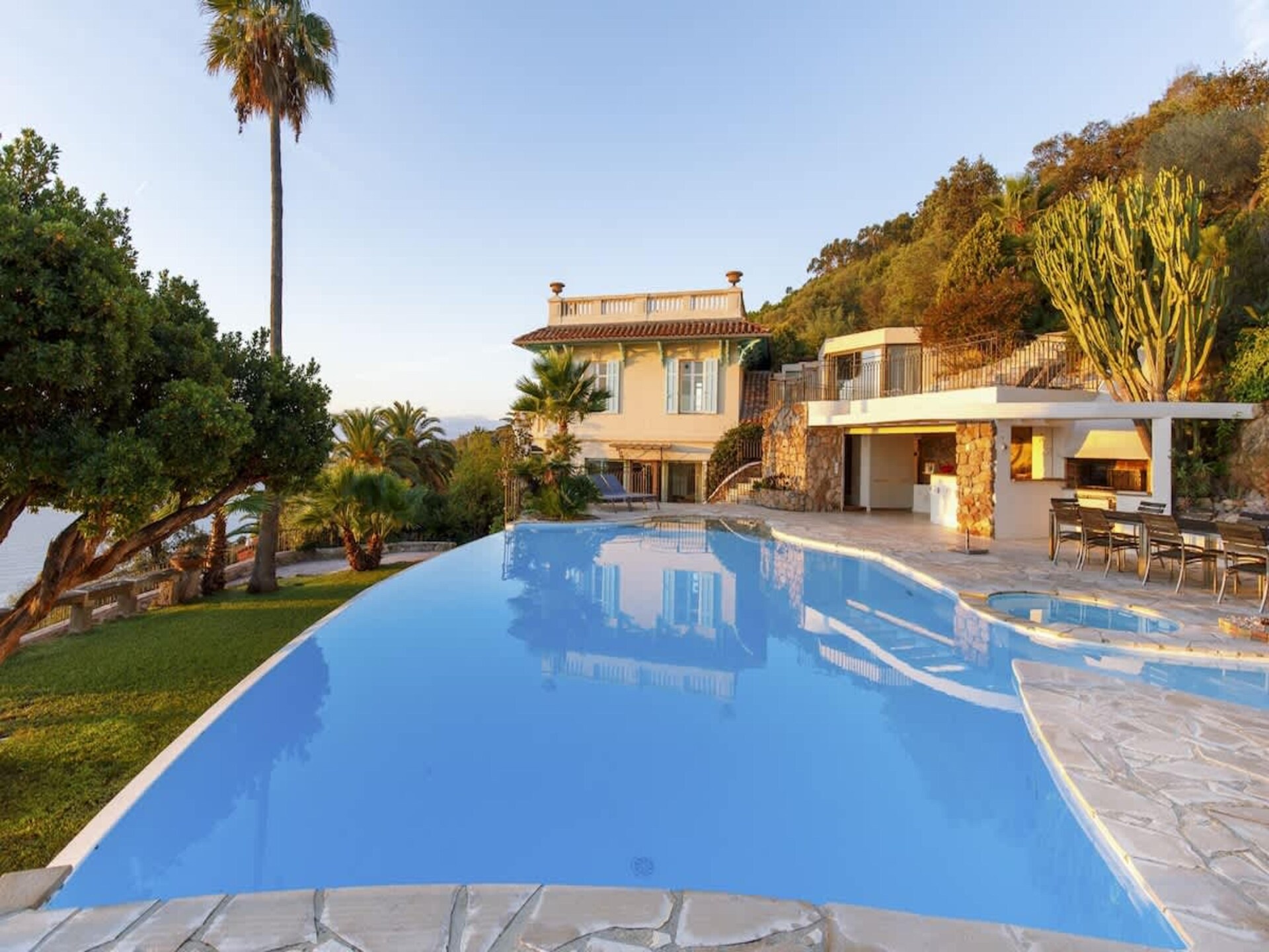 Ruime villa met zeezicht, privézwembad en bosrijke ligging in Théoule-sur-Mer - foto 38