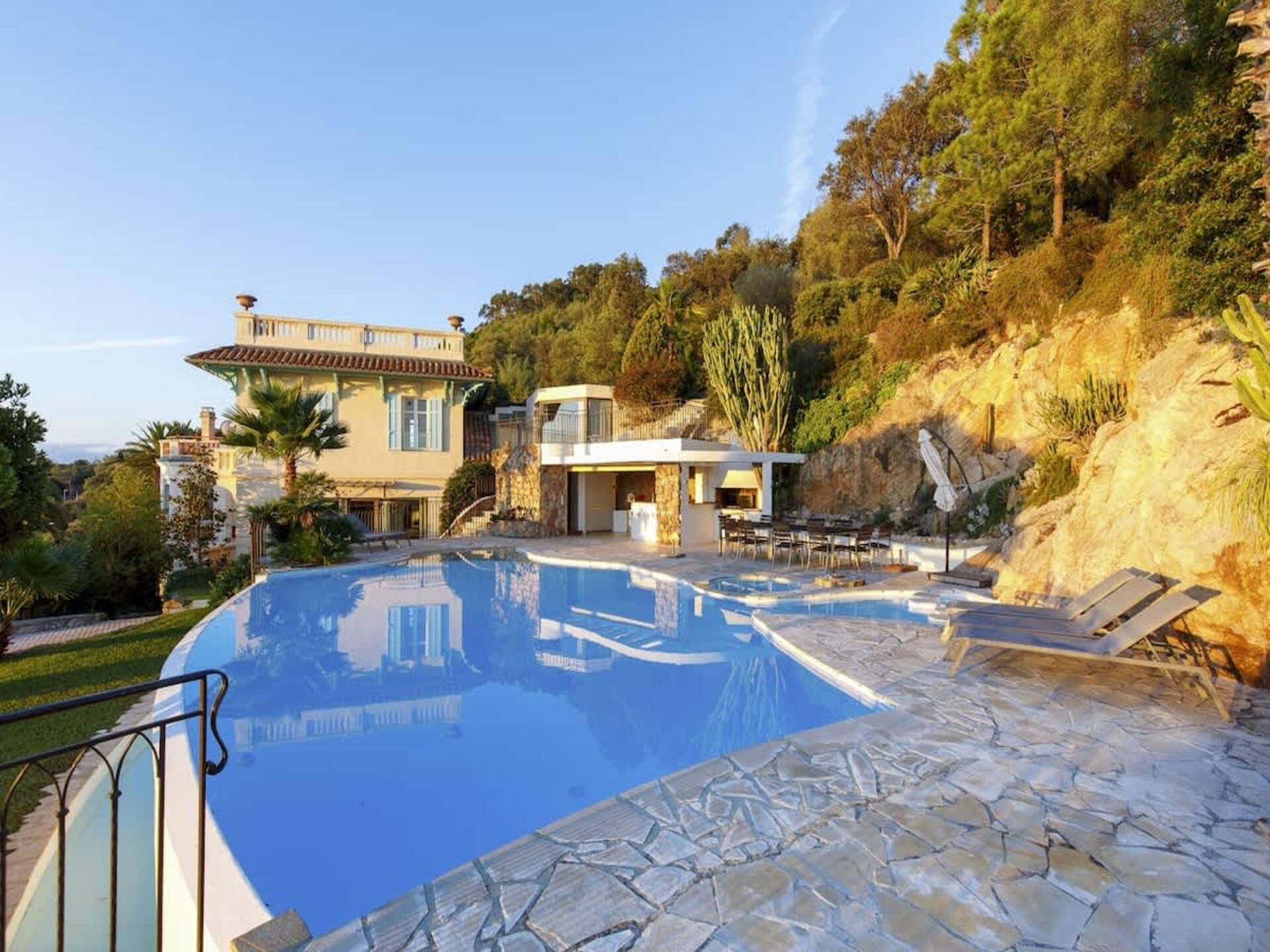 Ruime villa met zeezicht, privézwembad en bosrijke ligging in Théoule-sur-Mer - foto 20