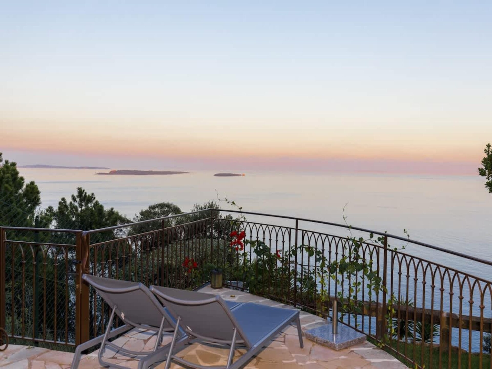 Ruime villa met zeezicht, privézwembad en bosrijke ligging in Théoule-sur-Mer - foto 7
