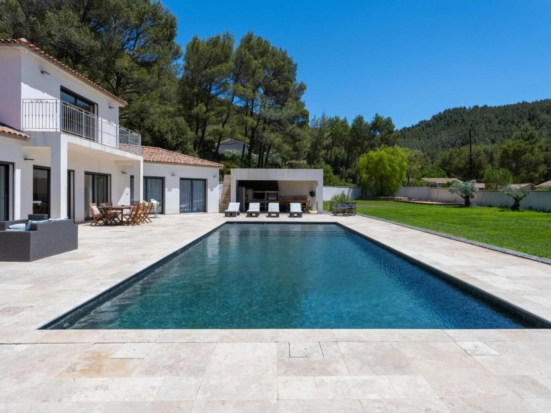 Luxe wellnessvilla met verwarmd zwembad, spa en privébioscoop in Cuges-les-Pins - foto 9