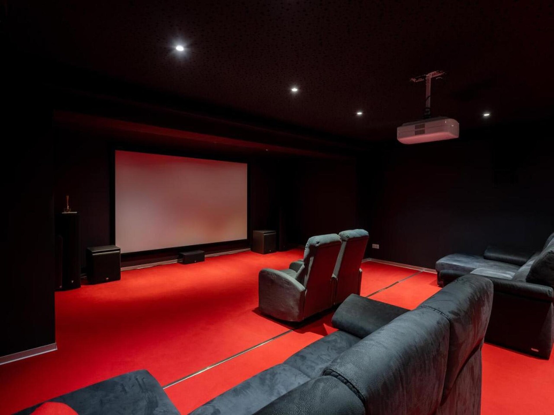 Luxe wellnessvilla met verwarmd zwembad, spa en privébioscoop in Cuges-les-Pins - foto 7