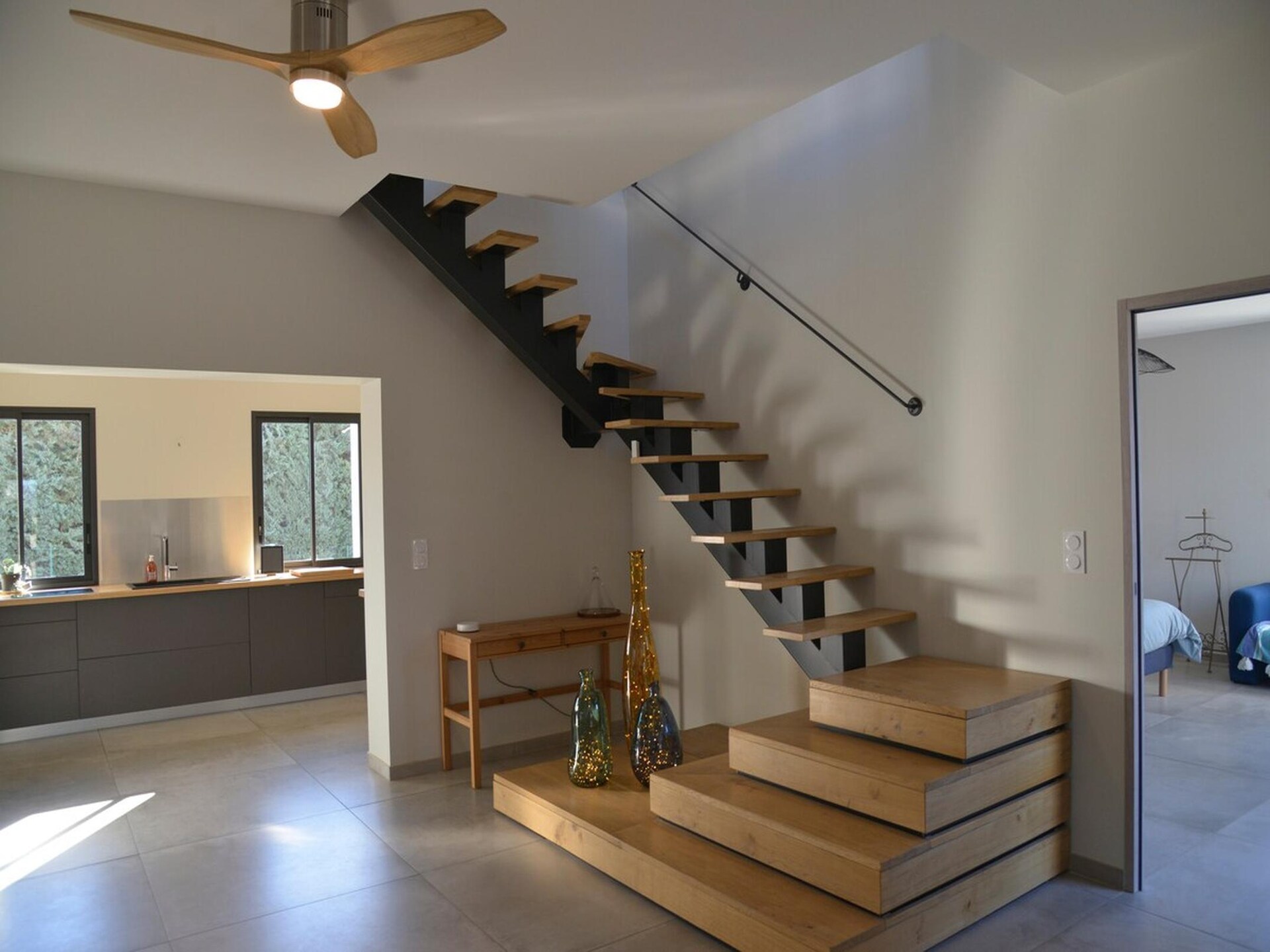 Vrijstaande villa met verwarmd infinityzwembad bij Barjac, Ardèche - foto 14