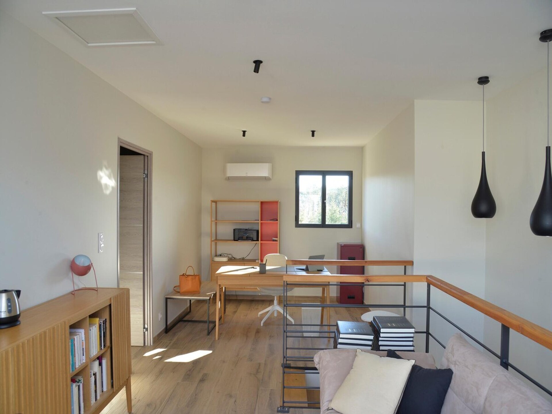 Vrijstaande villa met verwarmd infinityzwembad bij Barjac, Ardèche - foto 37