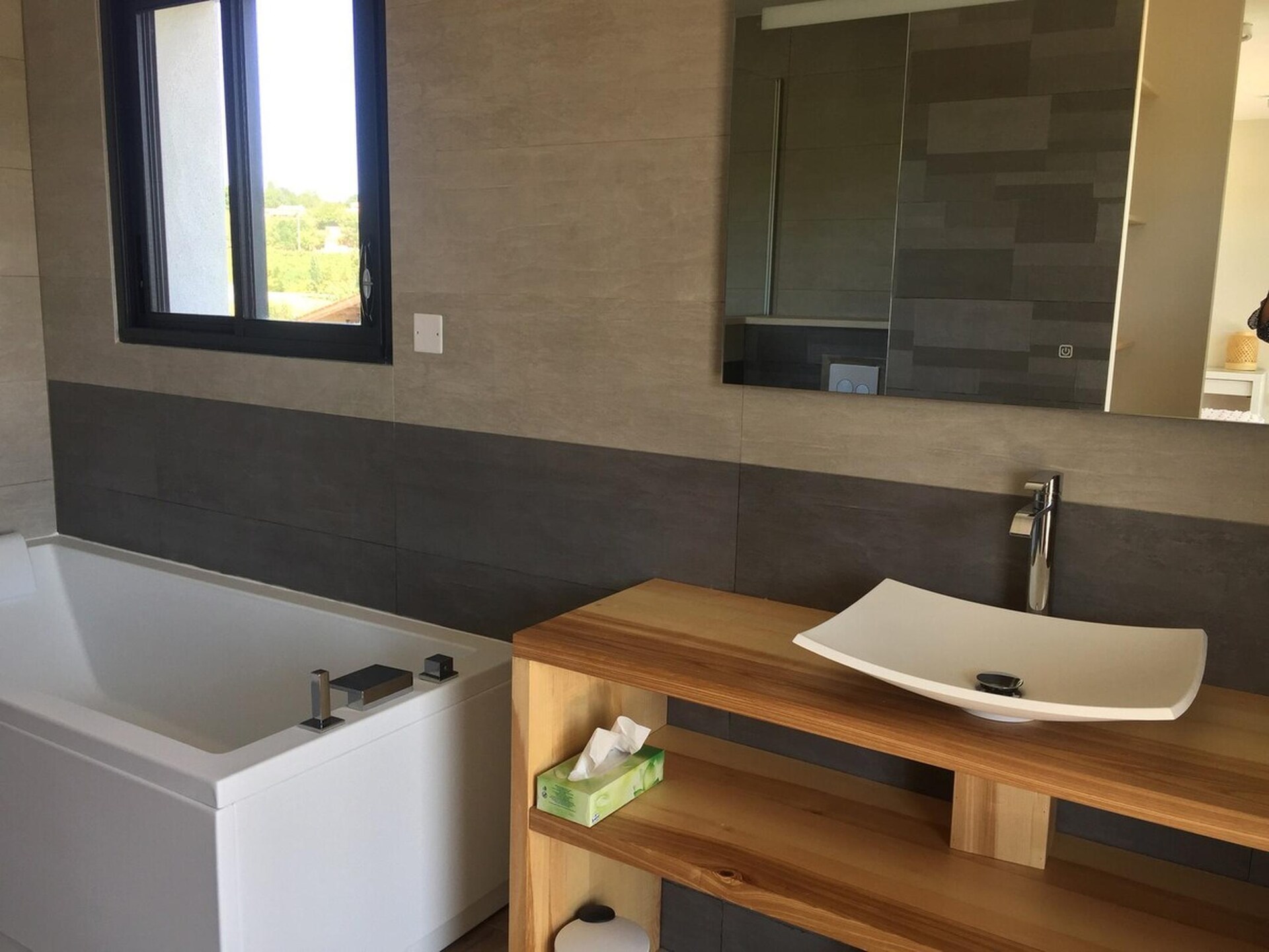 Vrijstaande villa met verwarmd infinityzwembad bij Barjac, Ardèche - foto 26