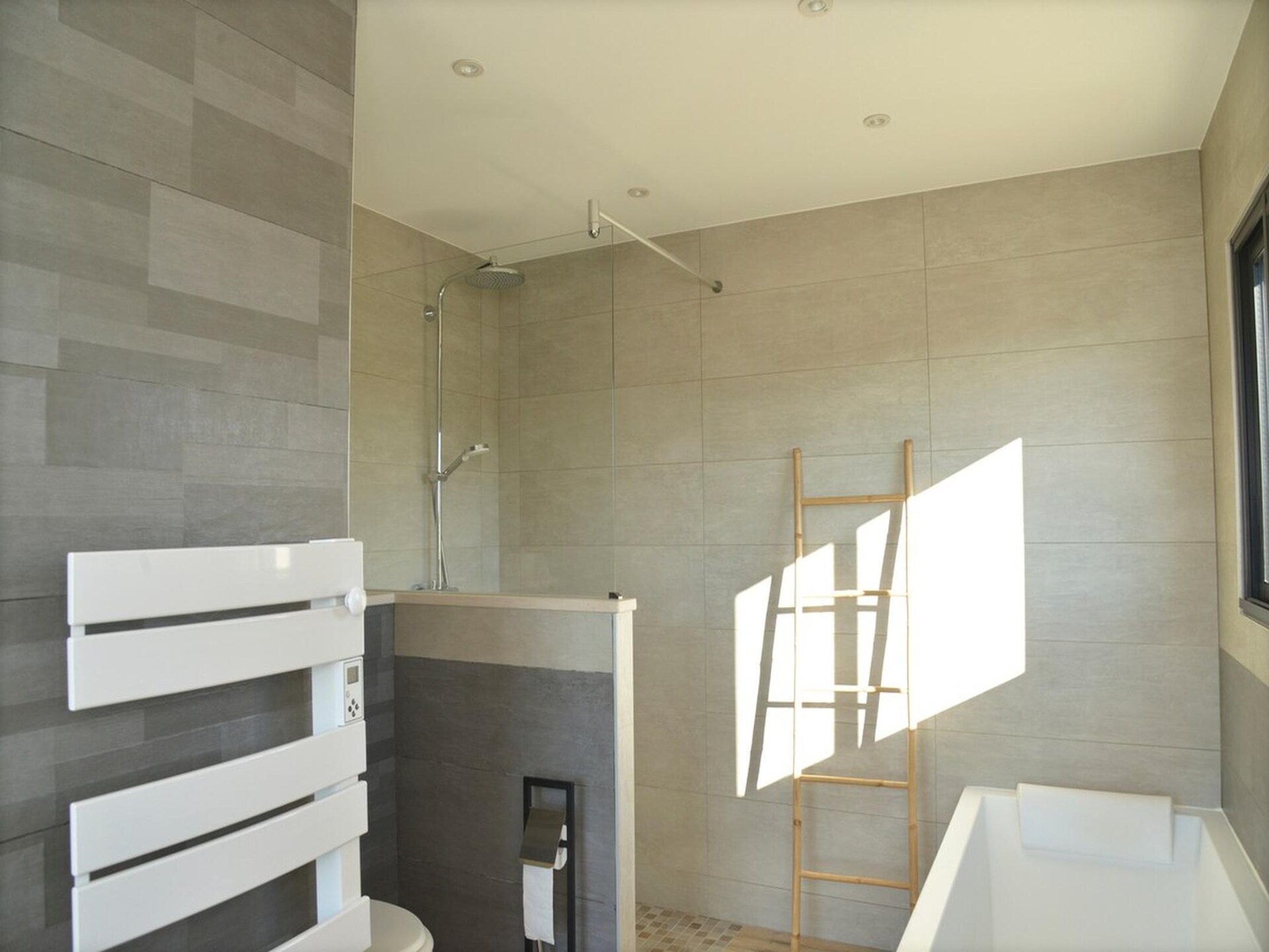 Vrijstaande villa met verwarmd infinityzwembad bij Barjac, Ardèche - foto 29