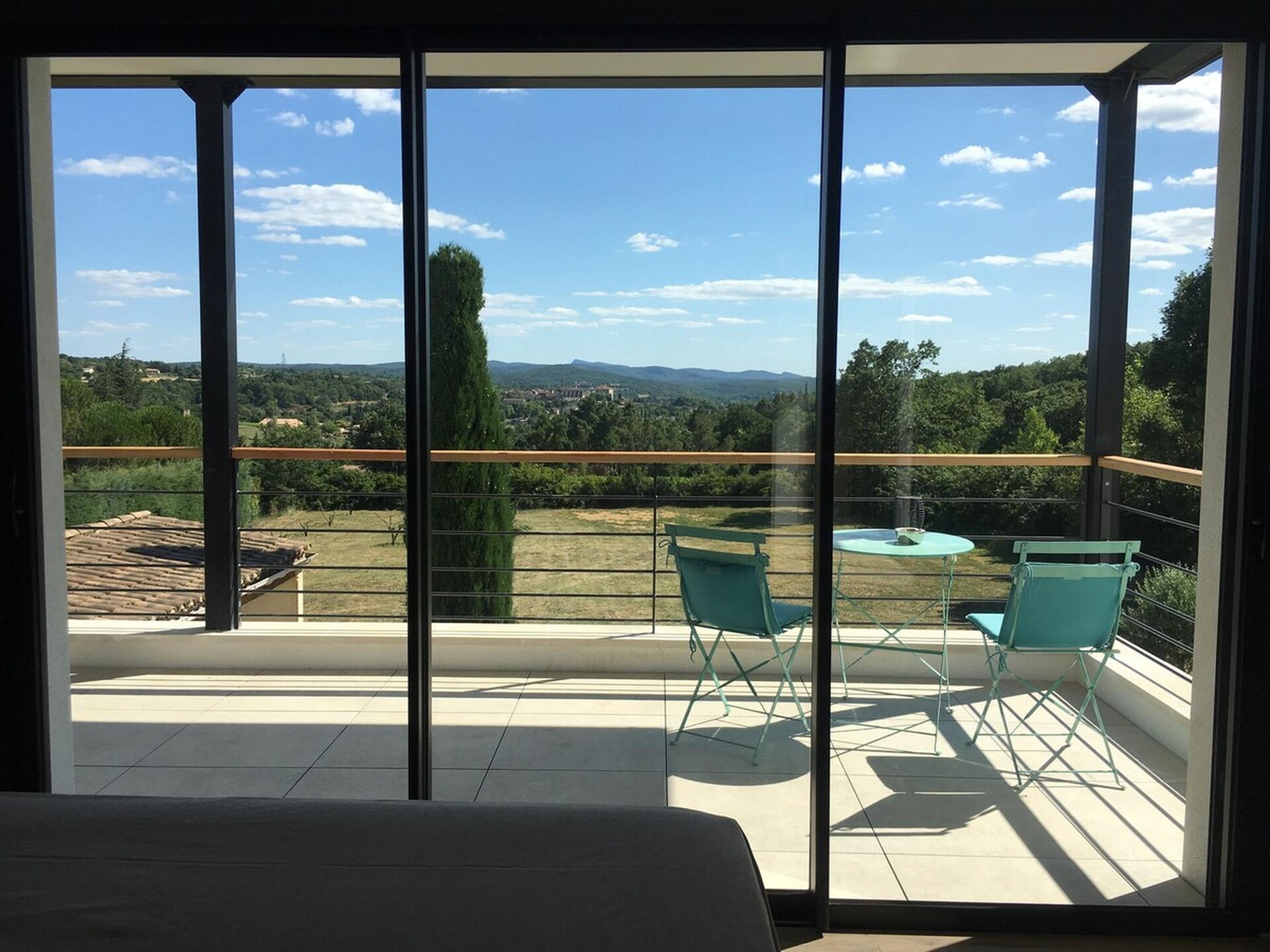 Vrijstaande villa met verwarmd infinityzwembad bij Barjac, Ardèche - foto 34