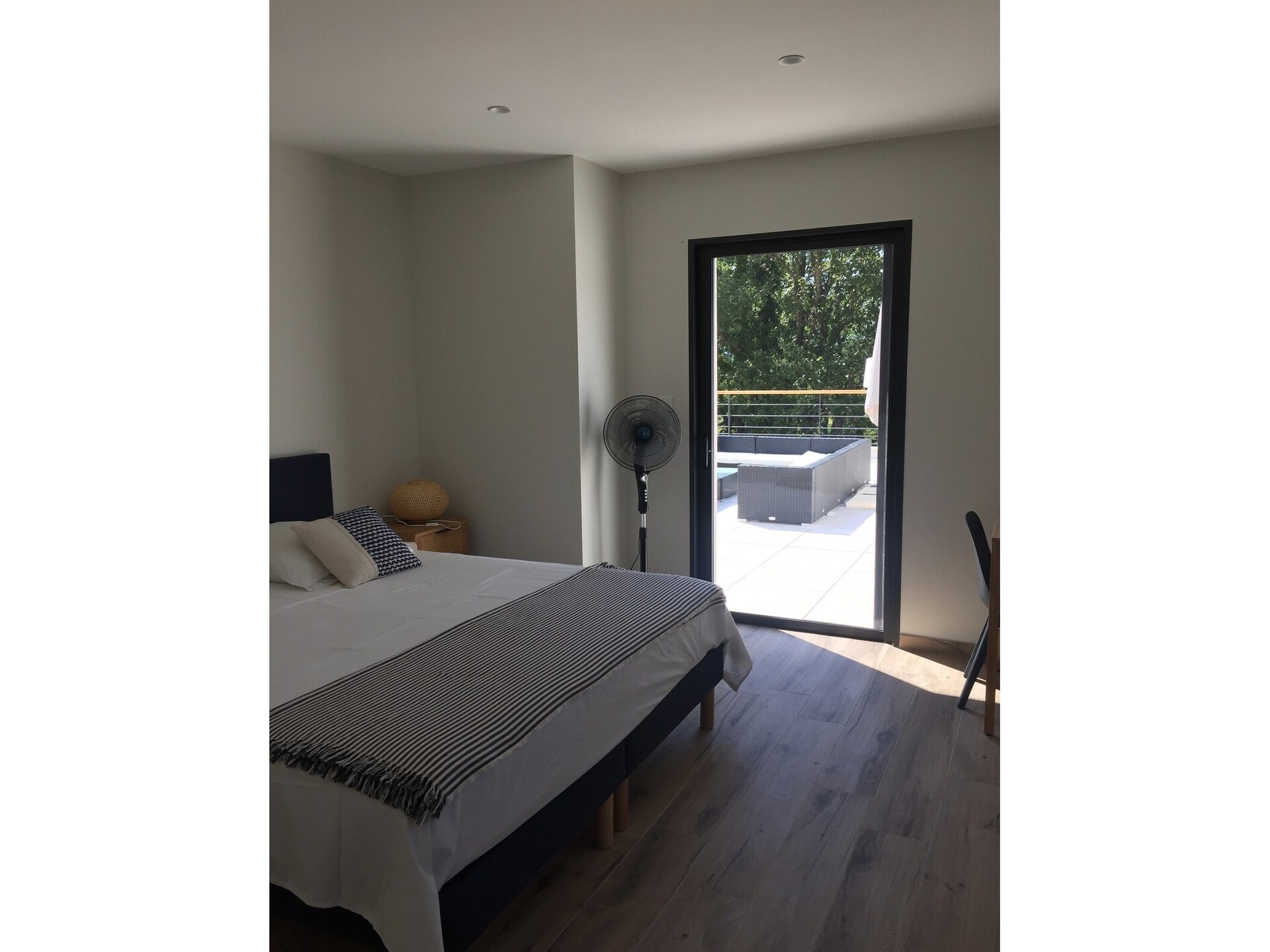 Vrijstaande villa met verwarmd infinityzwembad bij Barjac, Ardèche - foto 20