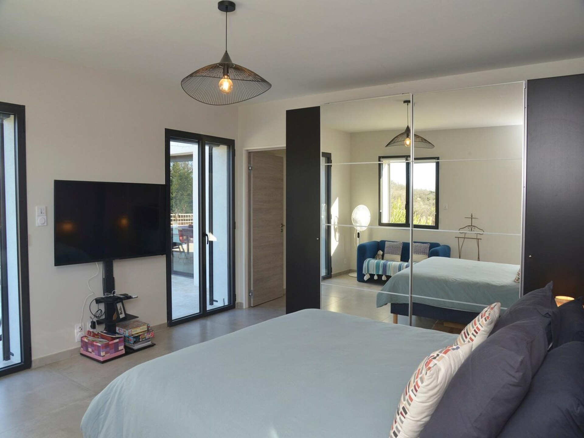 Vrijstaande villa met verwarmd infinityzwembad bij Barjac, Ardèche - foto 22