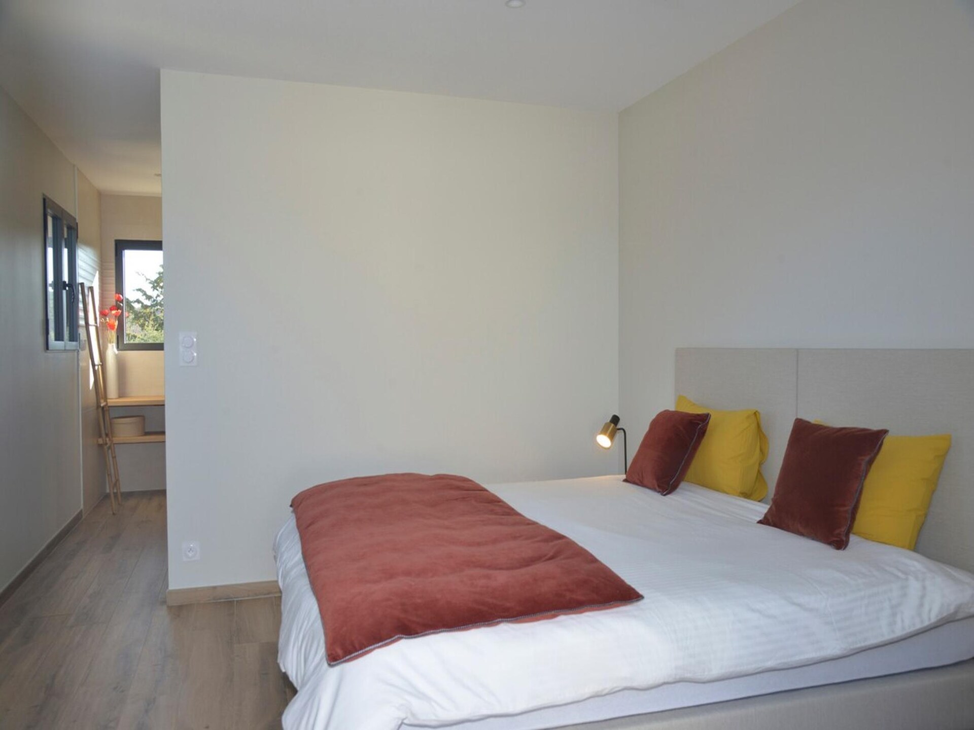 Vrijstaande villa met verwarmd infinityzwembad bij Barjac, Ardèche - foto 24