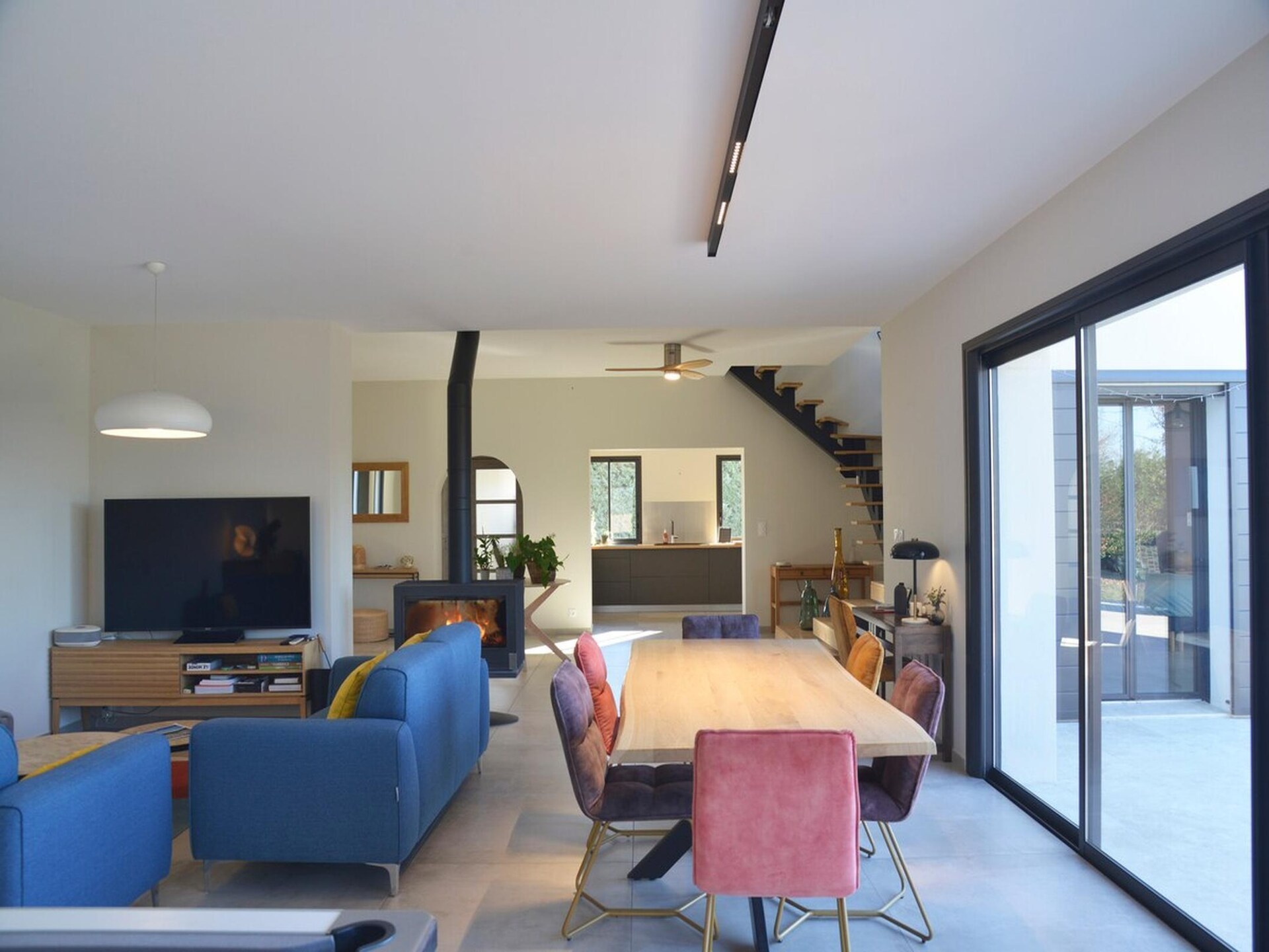 Vrijstaande villa met verwarmd infinityzwembad bij Barjac, Ardèche - foto 13