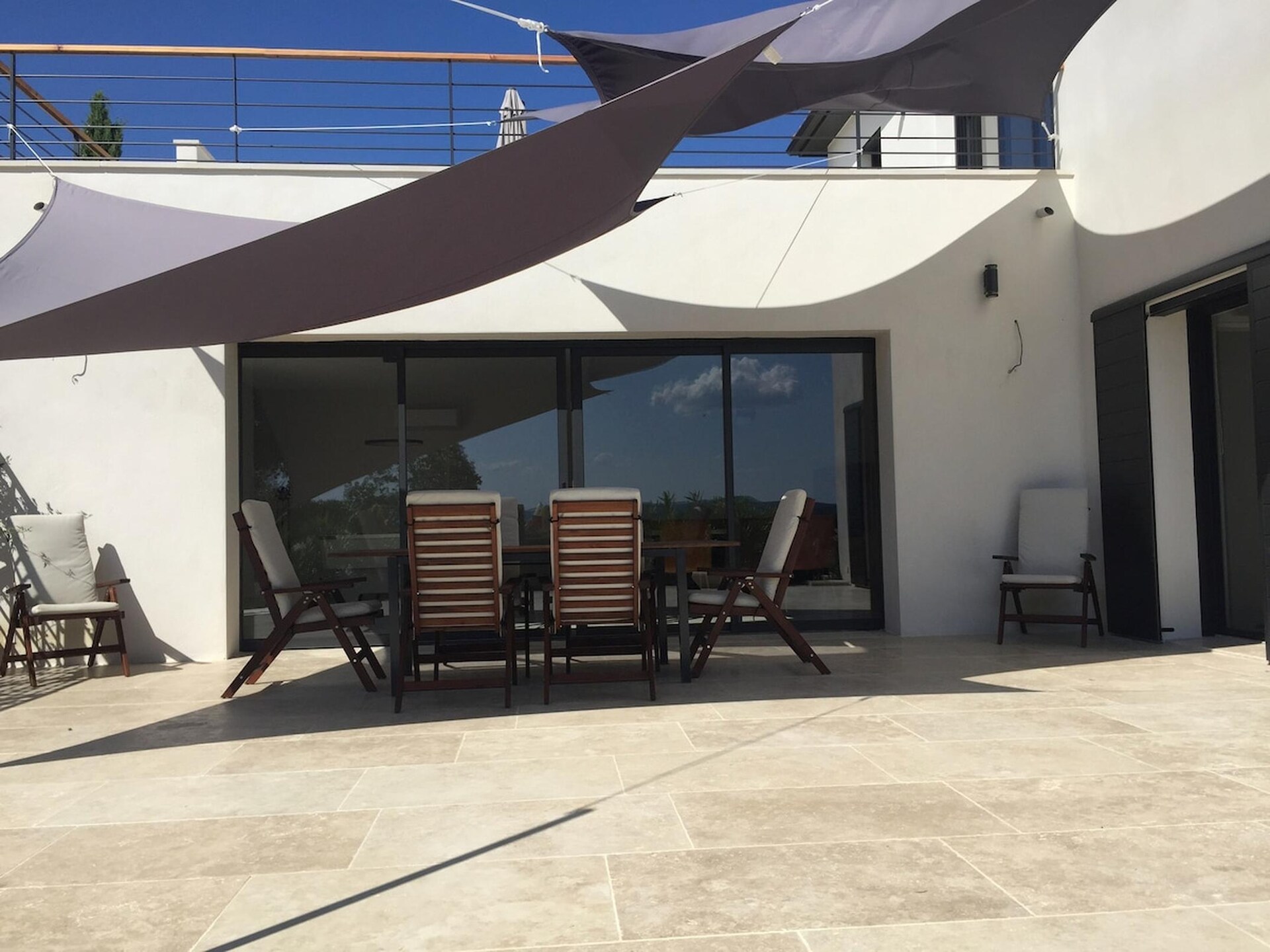 Vrijstaande villa met verwarmd infinityzwembad bij Barjac, Ardèche - foto 35