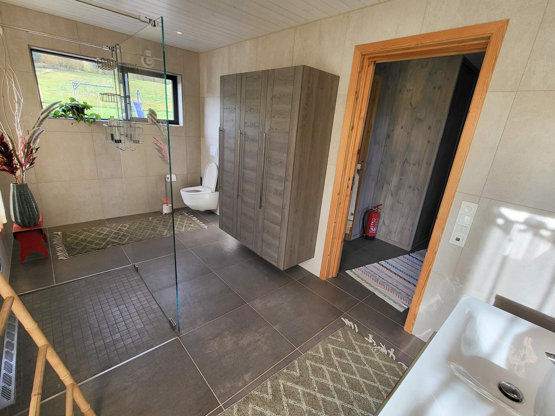 Sfeervol blokhut met hottub en uitzicht op noorderlicht bij Øverbygd - foto 16
