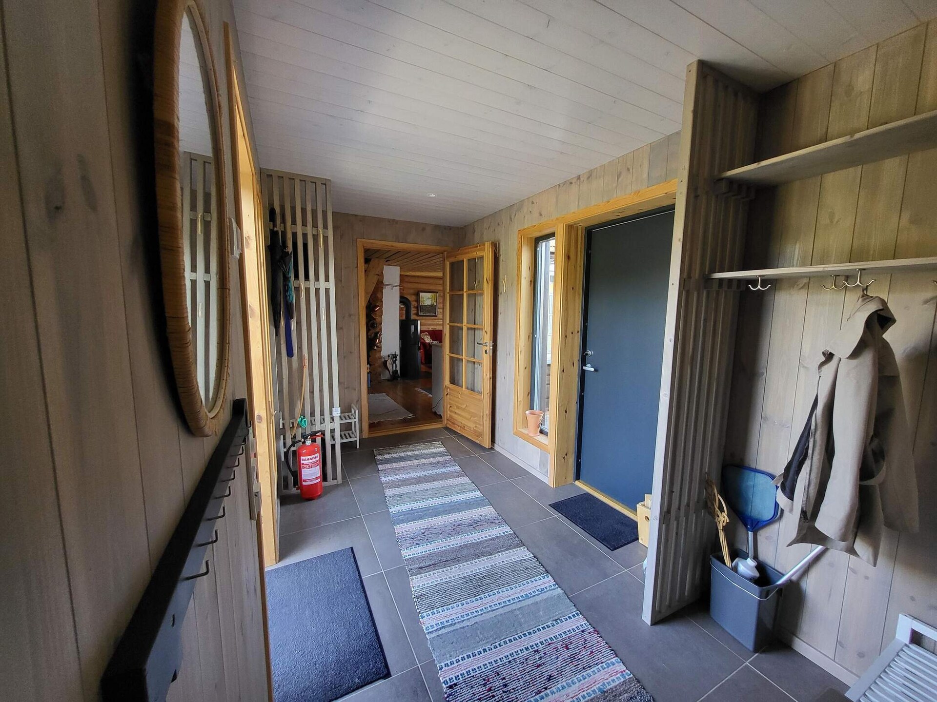 Sfeervol blokhut met hottub en uitzicht op noorderlicht bij Øverbygd - foto 27