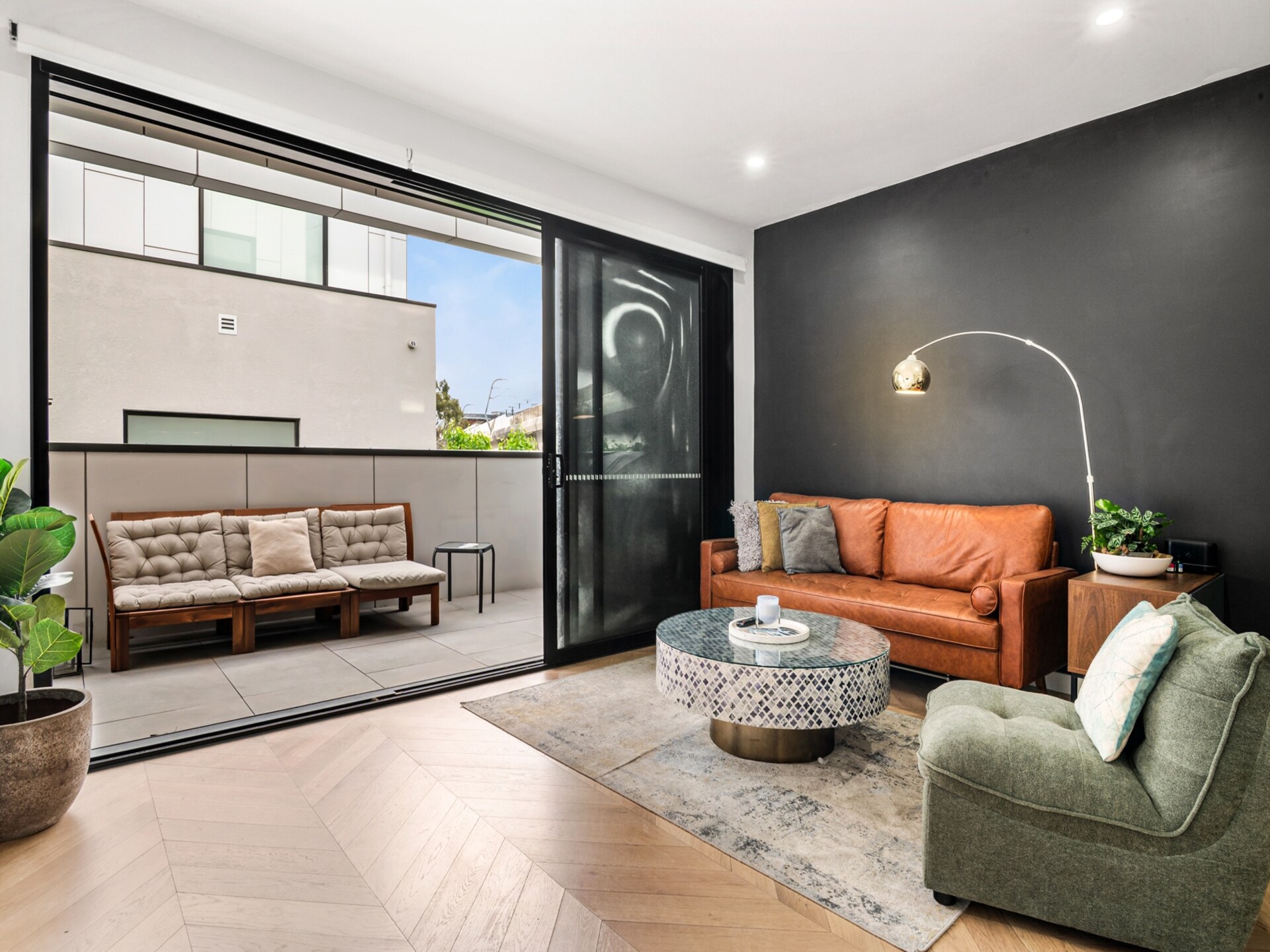 Stijlvol appartement met 2 slaapkamers en balkon in Carnegie - foto 1