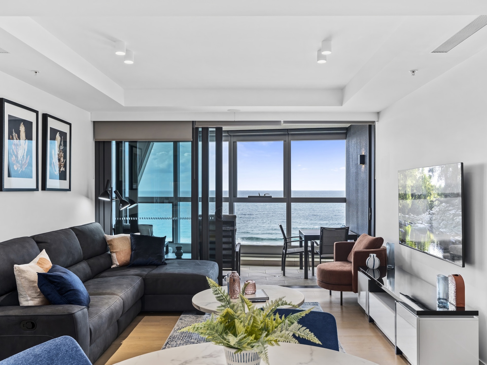 Modern appartement in Surfers Paradise met resortvoorzieningen - foto 9