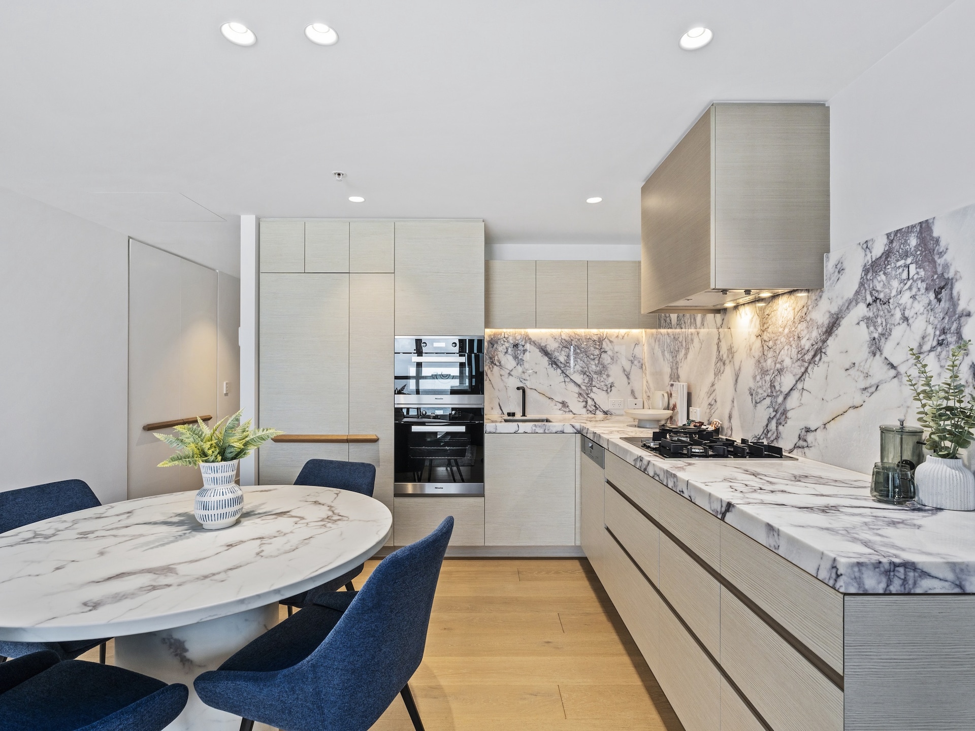 Modern appartement in Surfers Paradise met resortvoorzieningen - foto 13