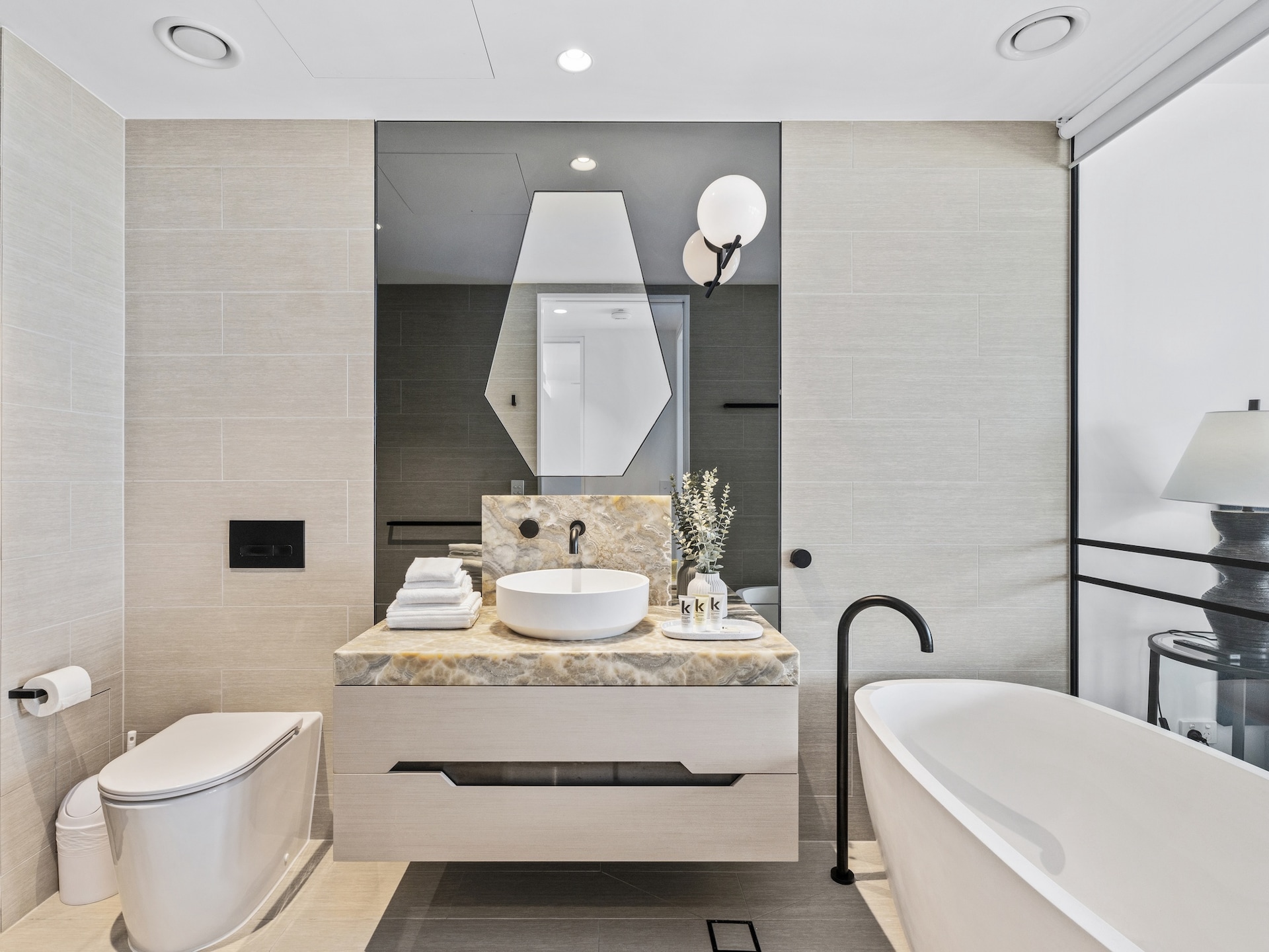 Modern appartement in Surfers Paradise met resortvoorzieningen - foto 15