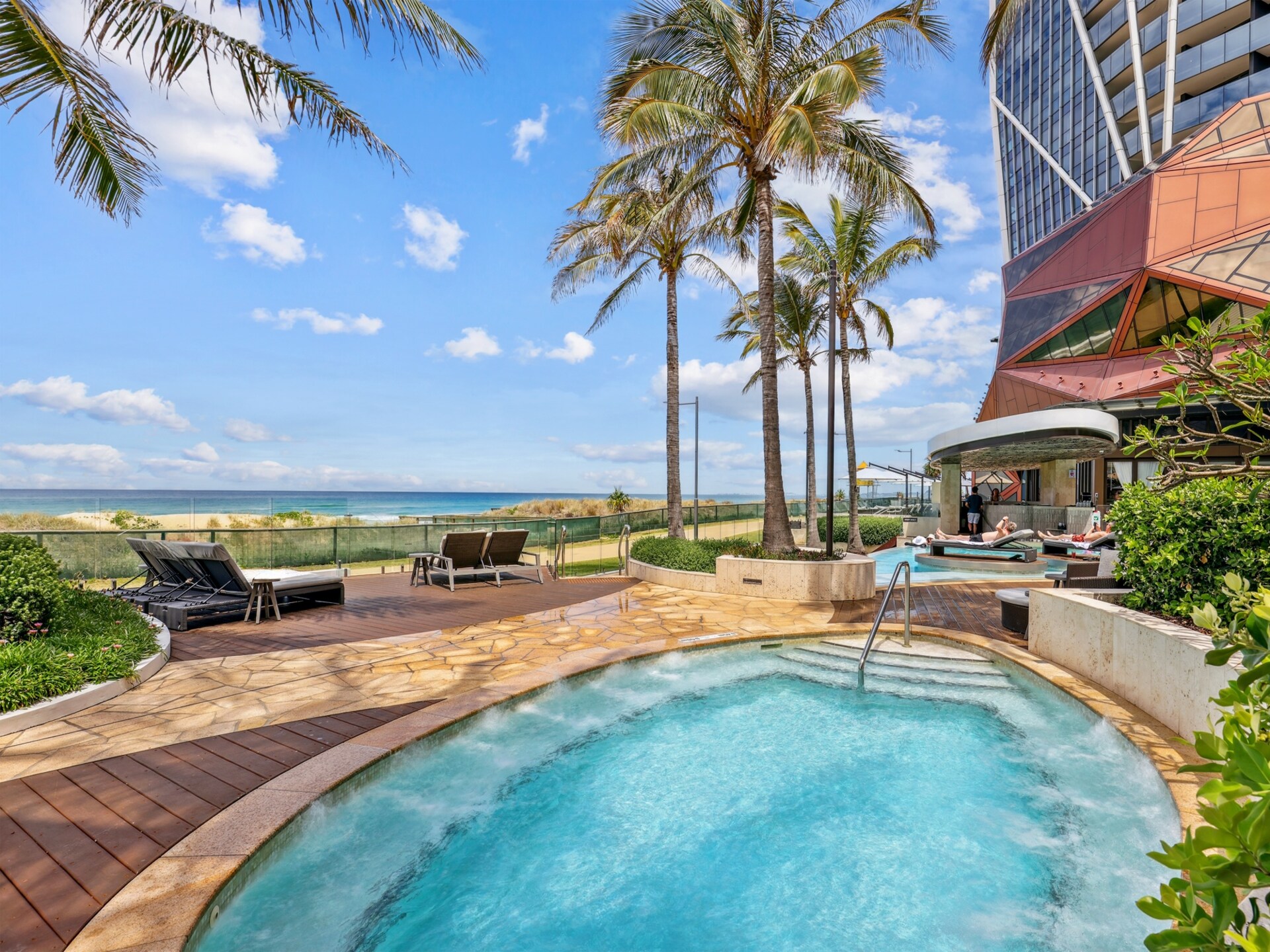 Modern appartement in Surfers Paradise met resortvoorzieningen - foto 26