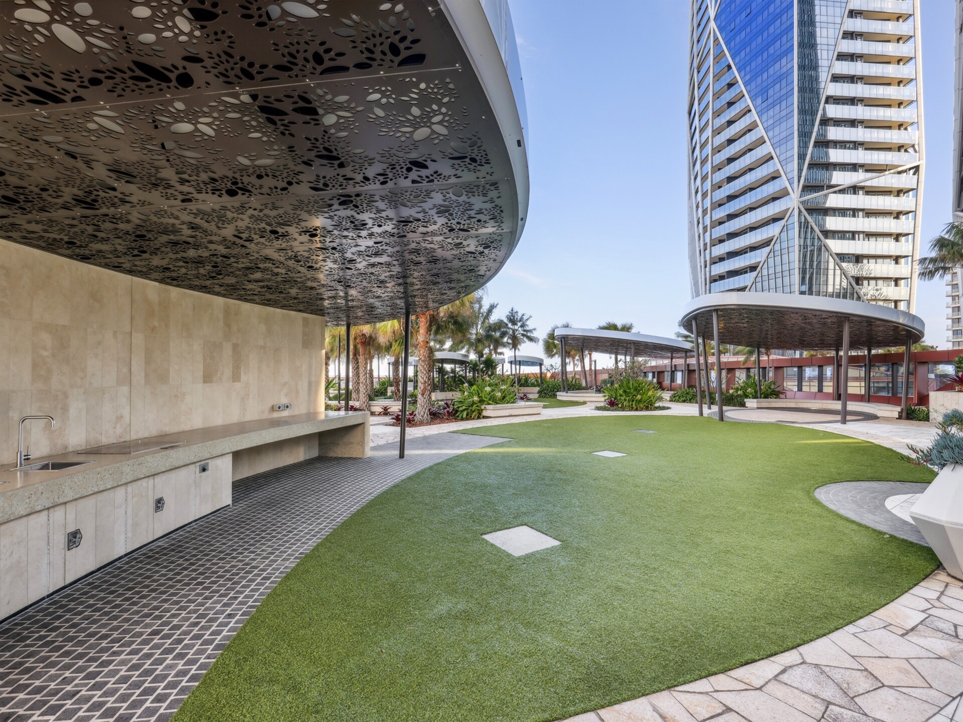 Modern appartement in Surfers Paradise met resortvoorzieningen - foto 32