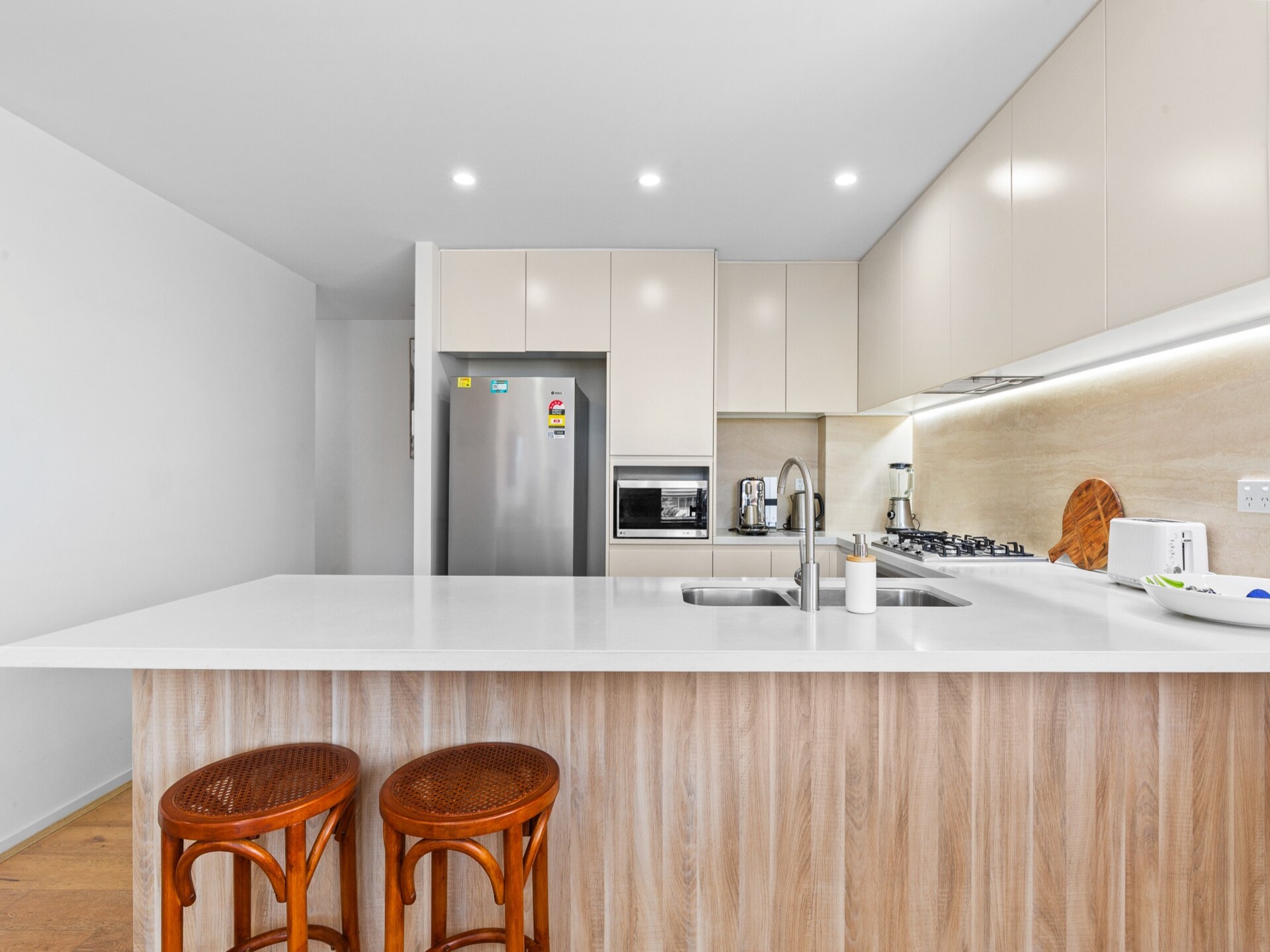 Stijlvol licht appartement met 3 slaapkamers in Newport - foto 4