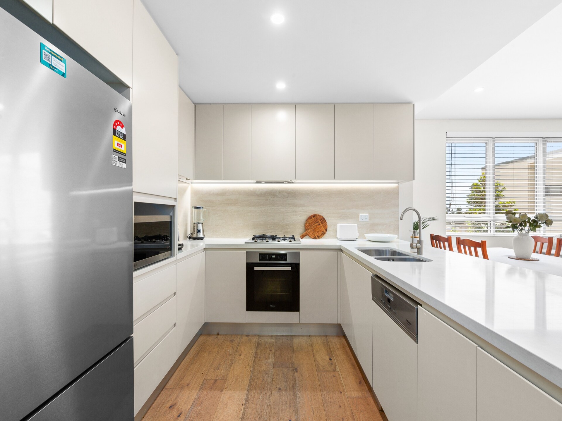 Stijlvol licht appartement met 3 slaapkamers in Newport - foto 7