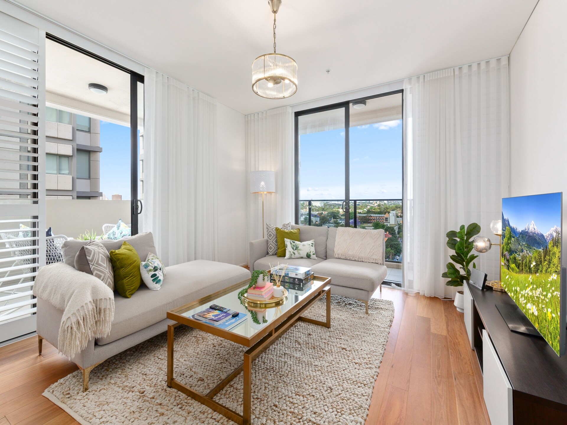 Licht en ruim appartement met 2 slaapkamers in Redfern - foto 4