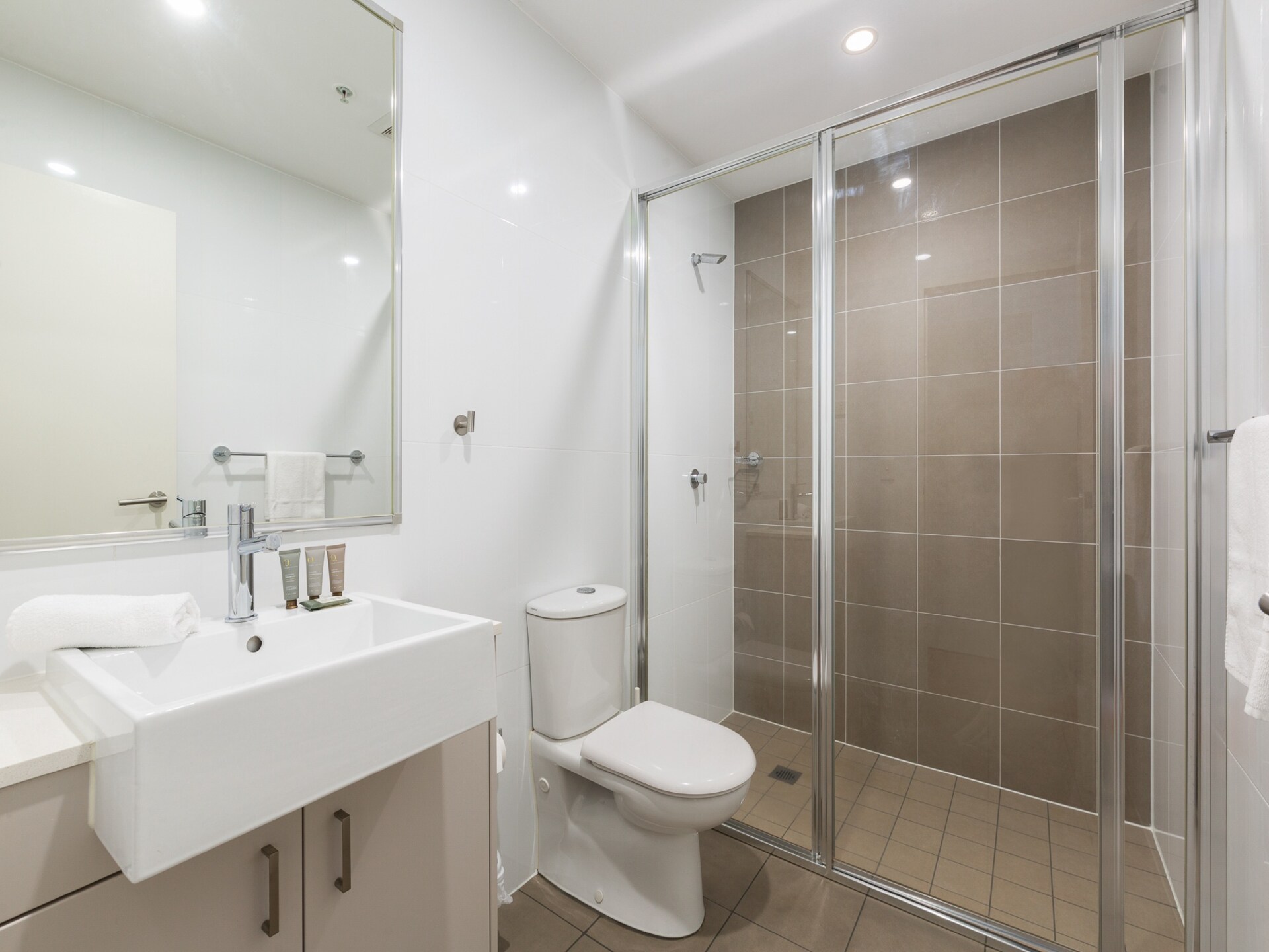 Licht en ruim appartement met 2 slaapkamers in Redfern - foto 11