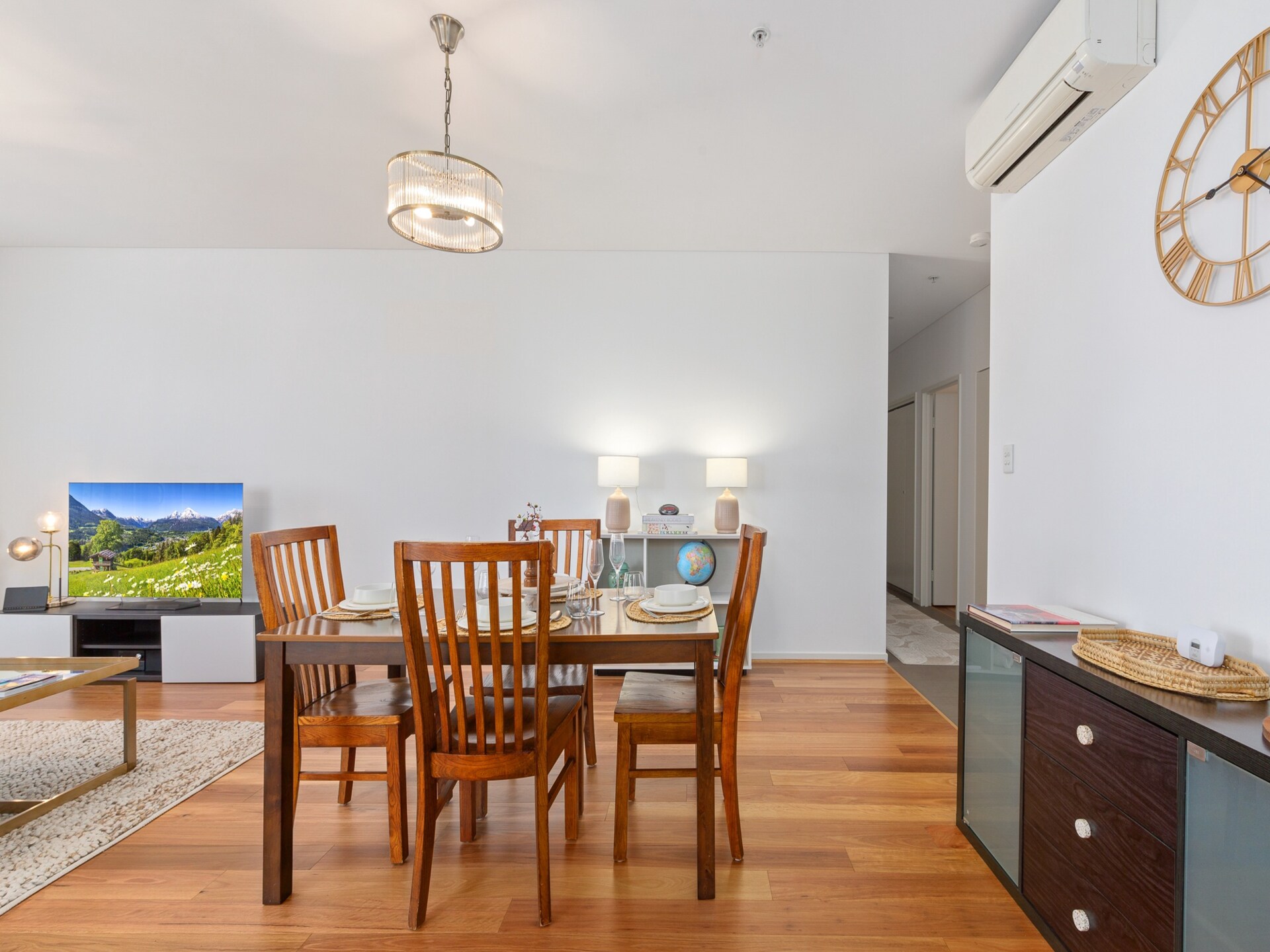 Licht en ruim appartement met 2 slaapkamers in Redfern - foto 14