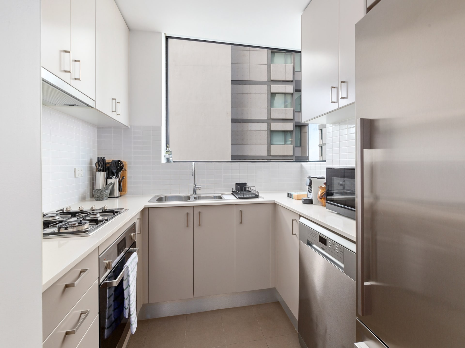 Licht en ruim appartement met 2 slaapkamers in Redfern - foto 15