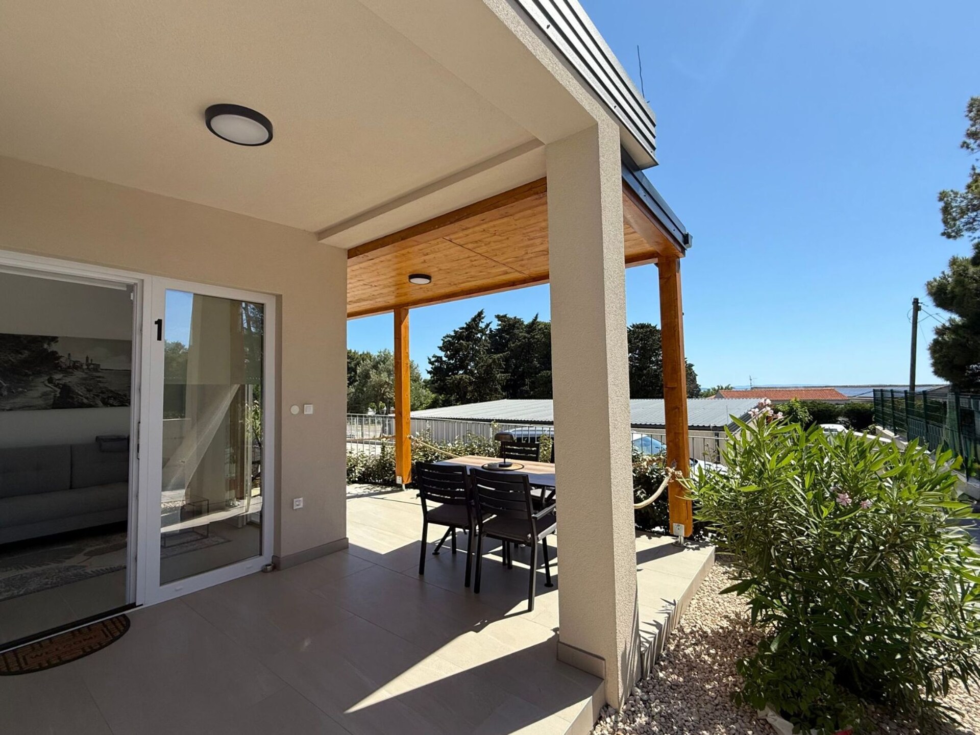 Knus appartement met terras op 100 meter van het strand in Banjol - foto 6