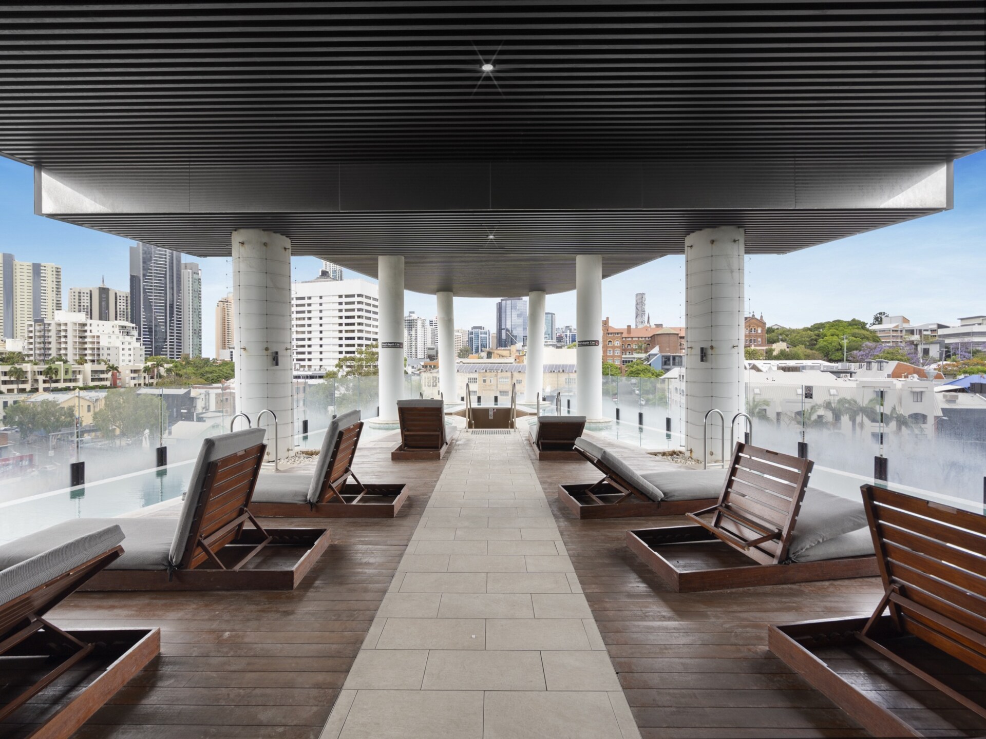 Licht appartement met balkon in bruisend Fortitude Valley, vlakbij openbaar vervoer - foto 2