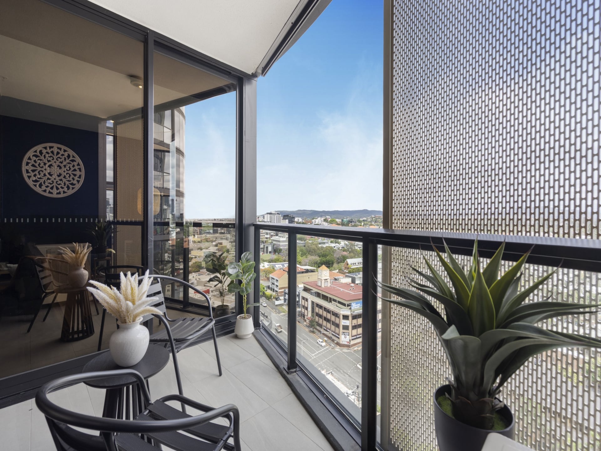 Licht appartement met balkon in bruisend Fortitude Valley, vlakbij openbaar vervoer - foto 3