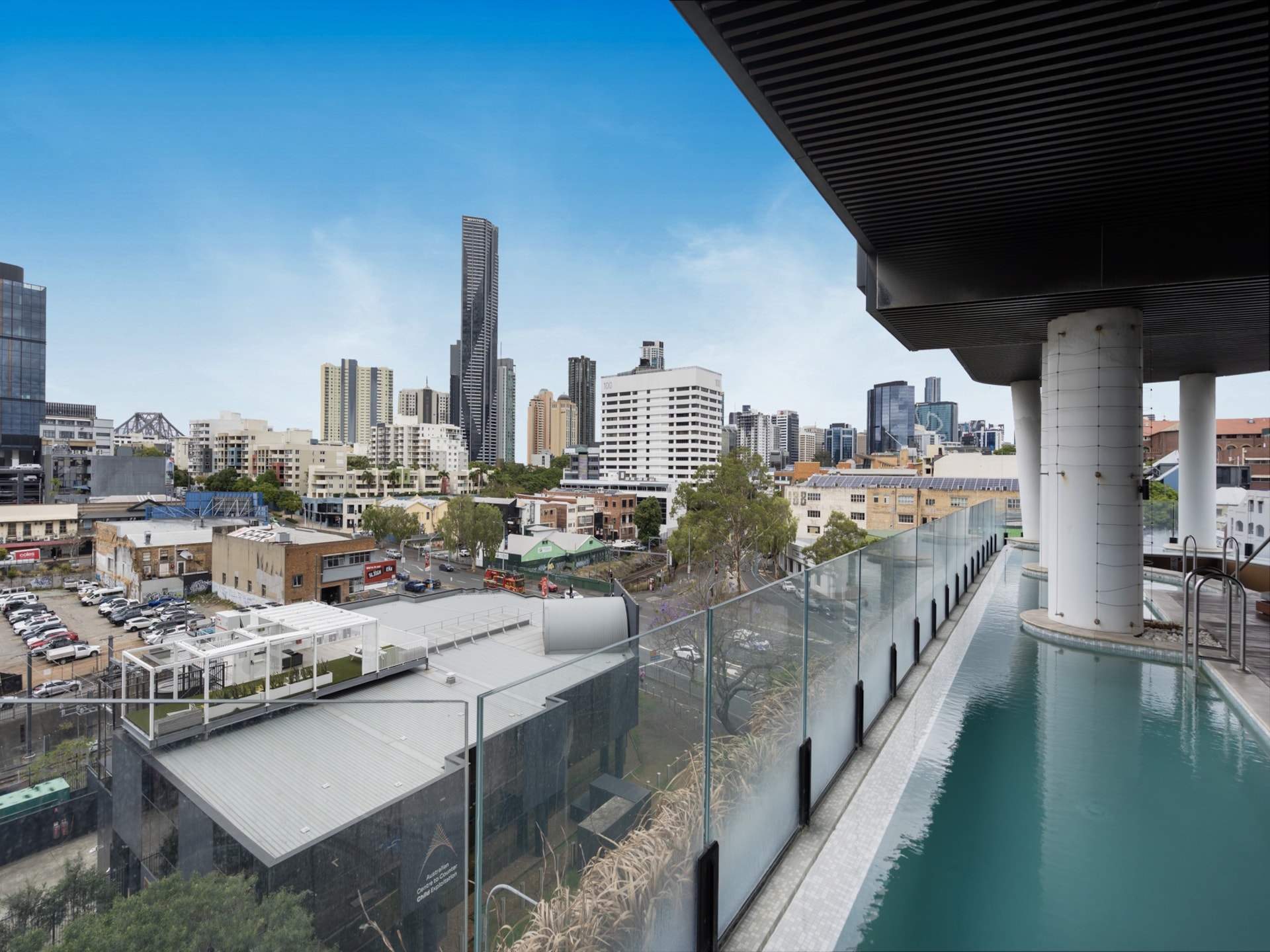 Licht appartement met balkon in bruisend Fortitude Valley, vlakbij openbaar vervoer - foto 5