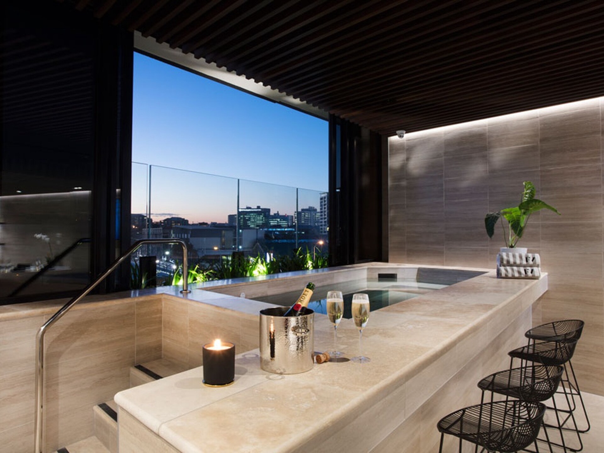 Licht appartement met balkon in bruisend Fortitude Valley, vlakbij openbaar vervoer - foto 17