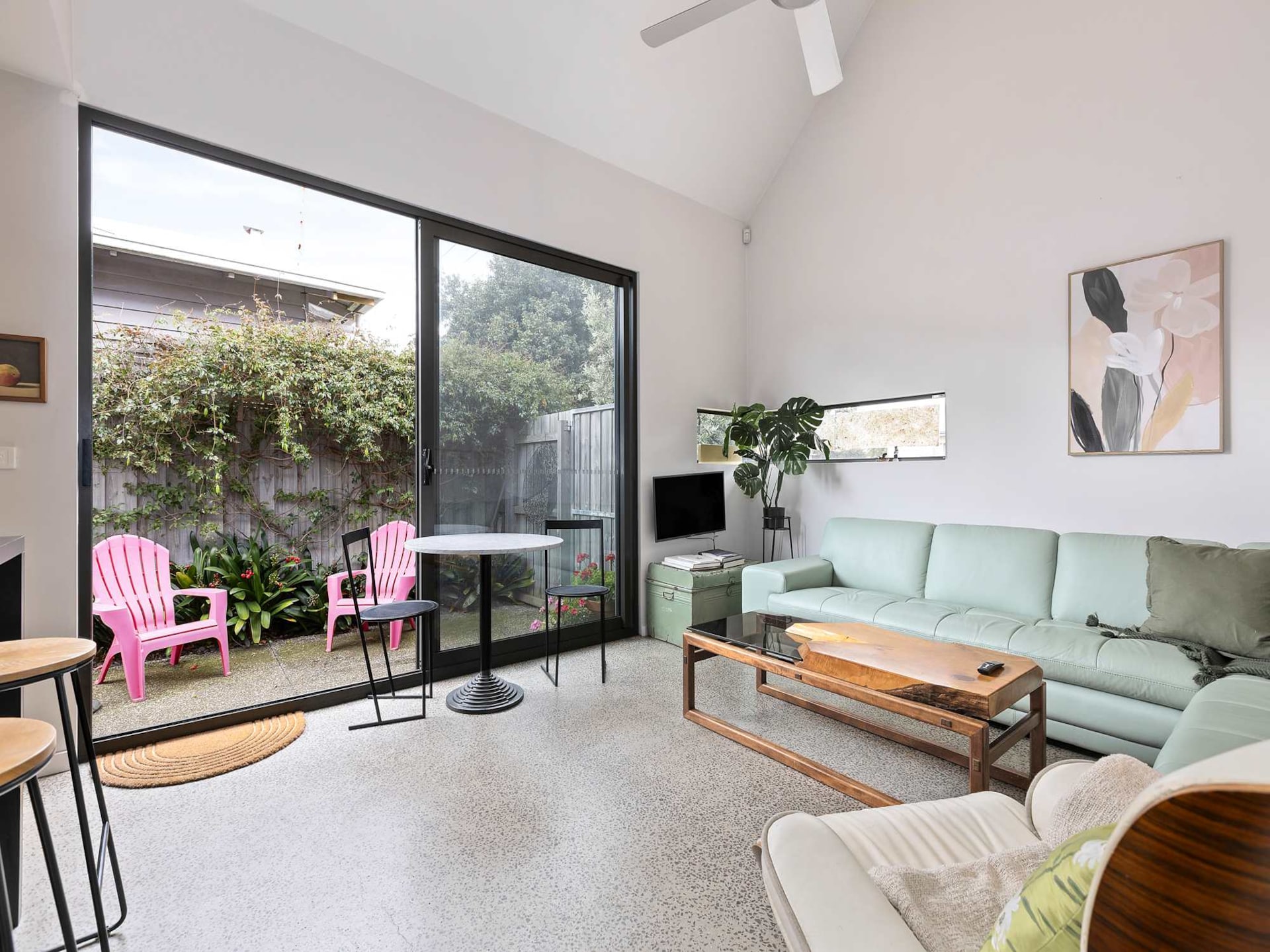 Modern en licht appartement in Norlane voor 2 personen - foto 1