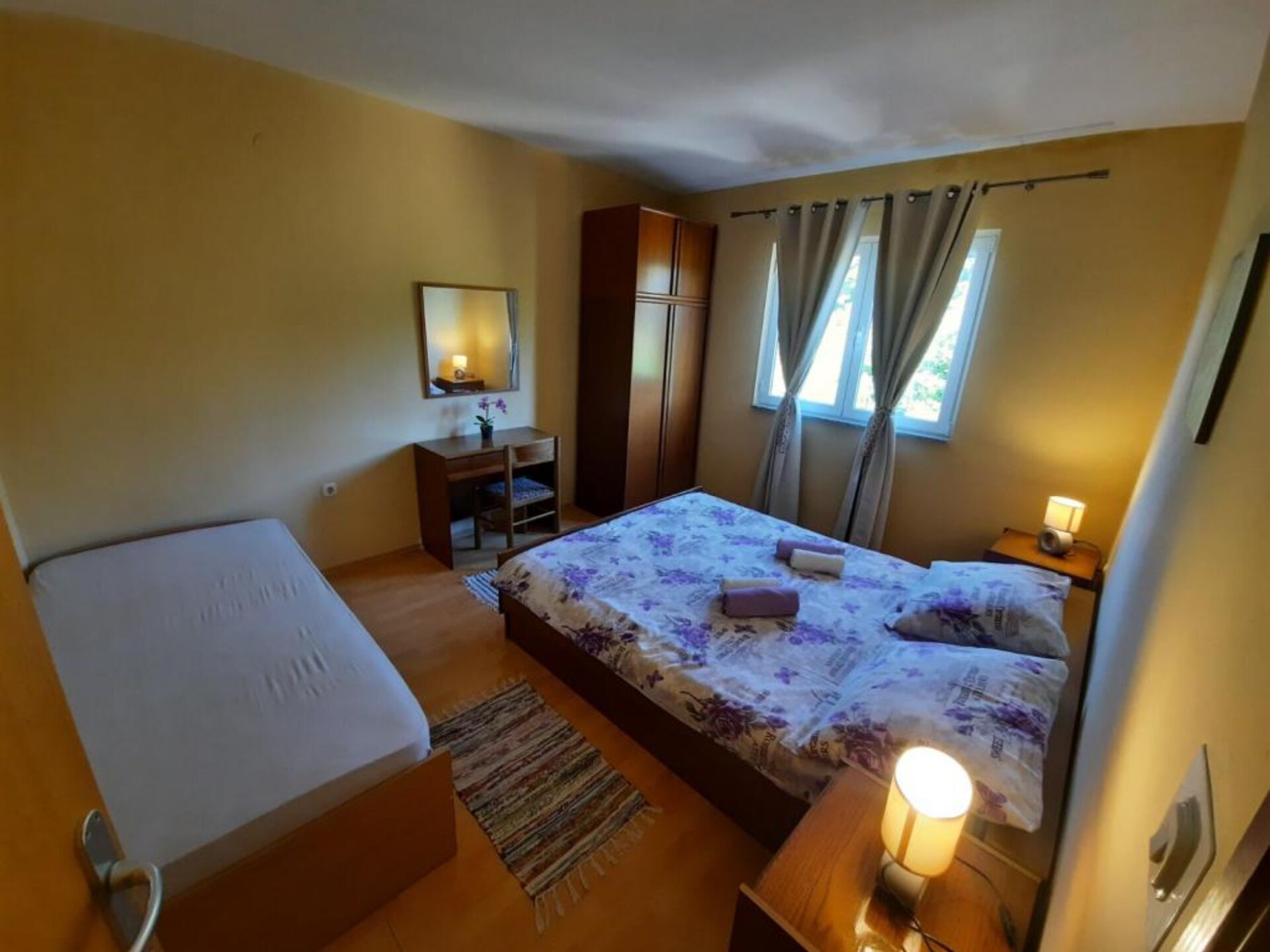 Op 700 m van het strand: ruim appartement in Kampor voor 5 personen - foto 1
