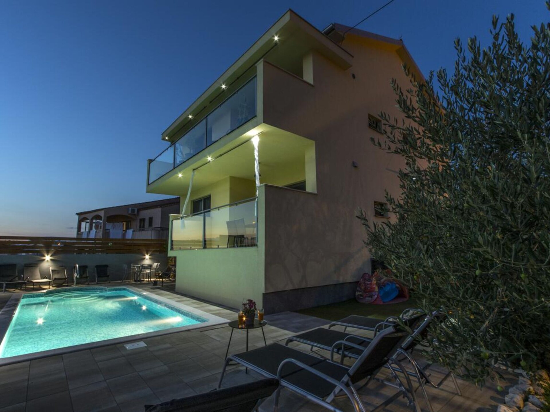 Appartement Roza: Zeezicht-balkon op 200m van het strand in Šibenik - foto 31