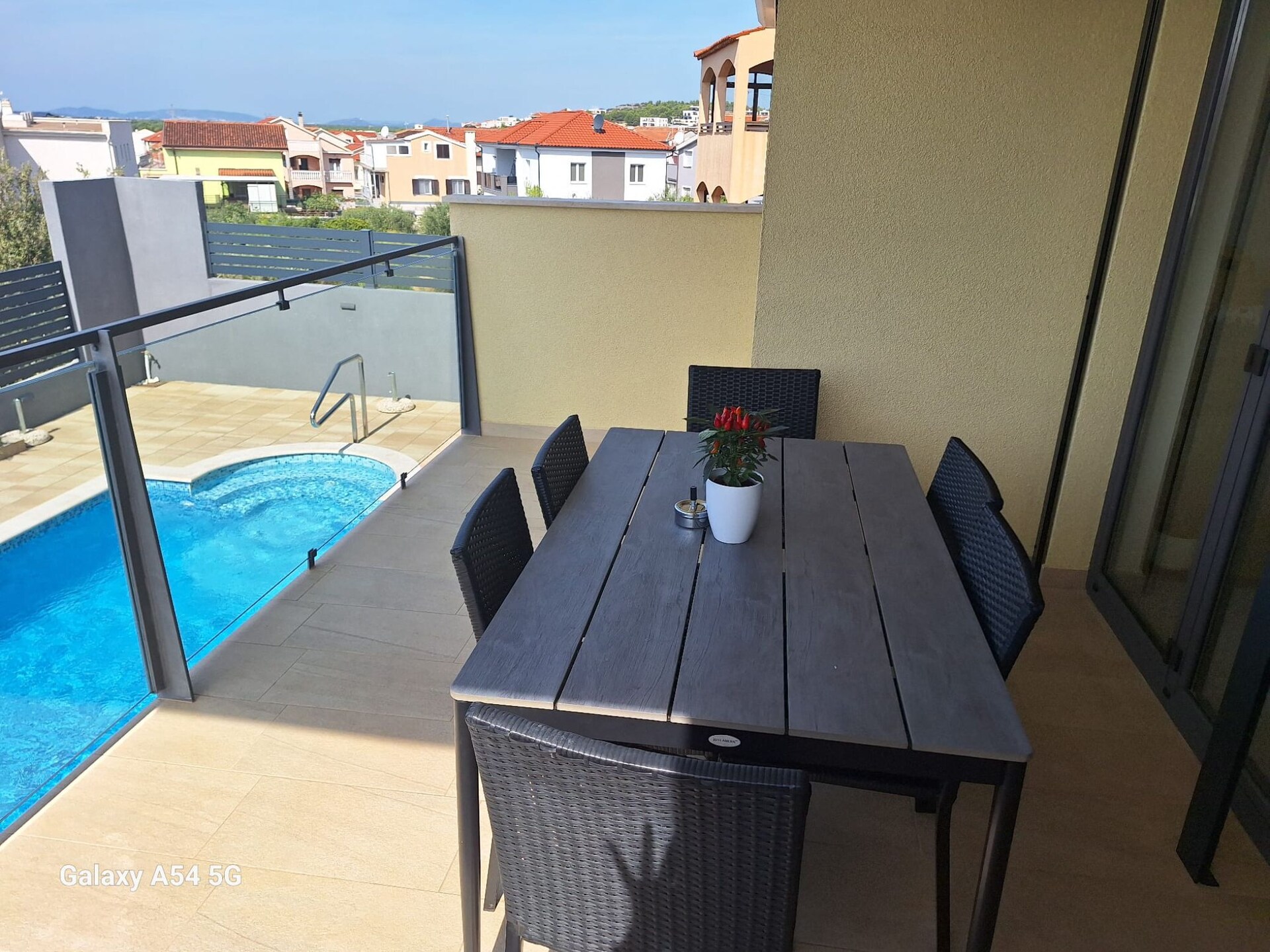 Appartement Roza: Zeezicht-balkon op 200m van het strand in Šibenik - foto 16