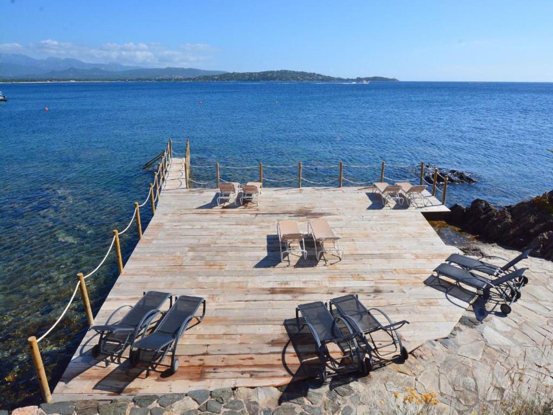 Luxe villa in Porto Vecchio met zeezicht en privésteiger - foto 16