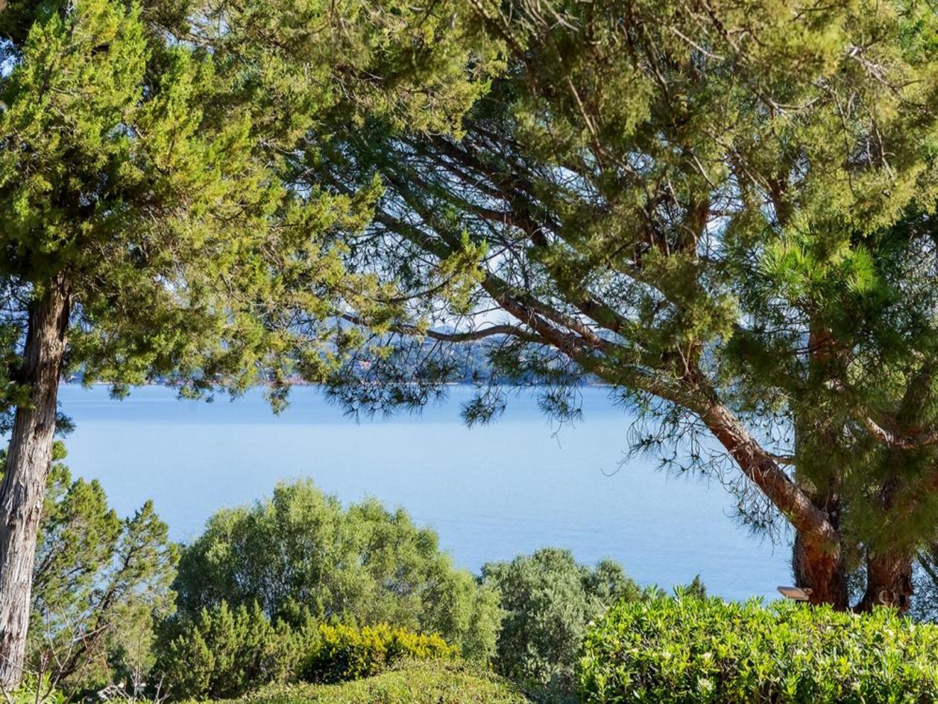 Luxe villa in Porto Vecchio met zeezicht en privésteiger - foto 18