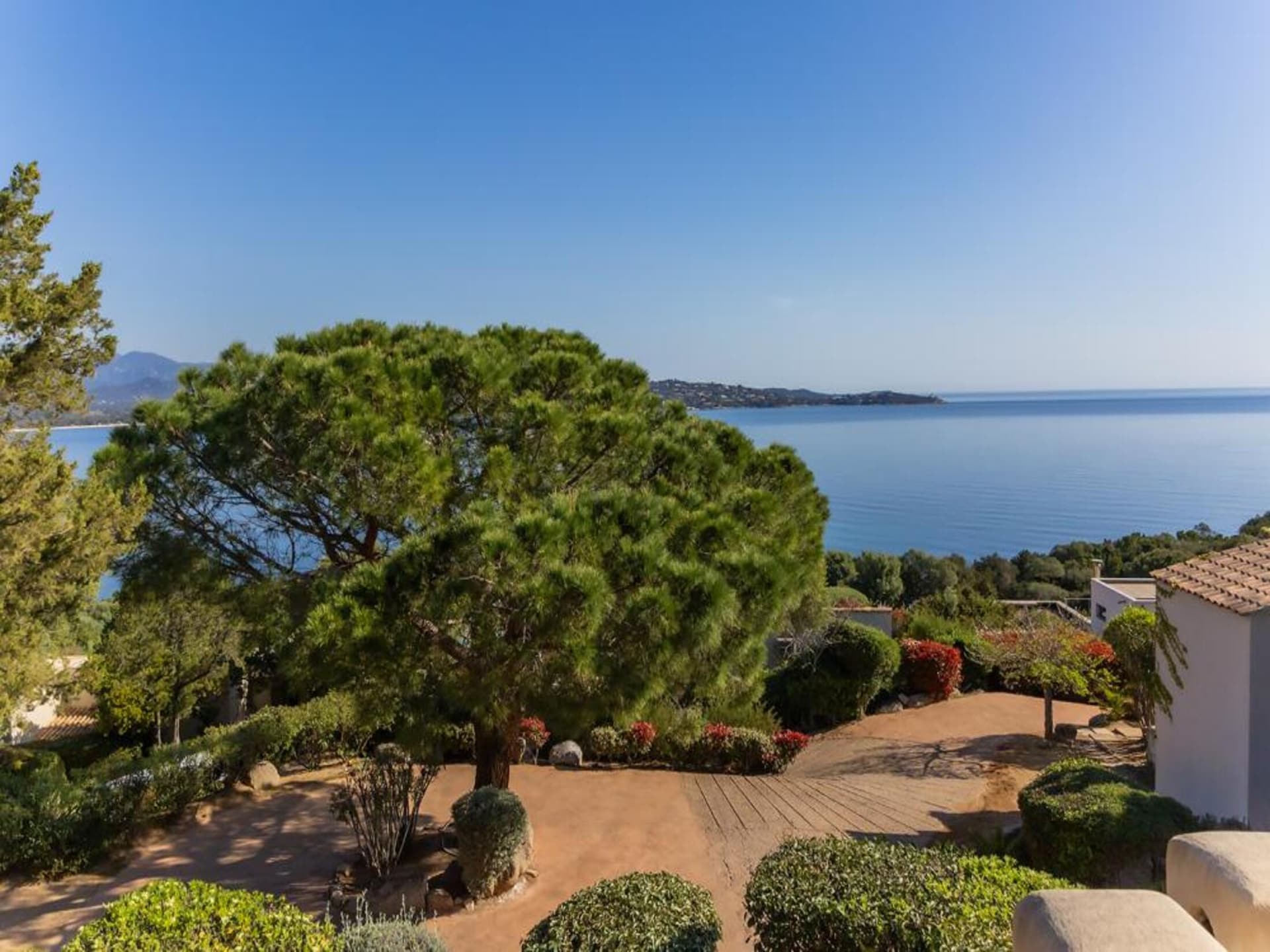 Luxe villa in Porto Vecchio met zeezicht en privésteiger - foto 19
