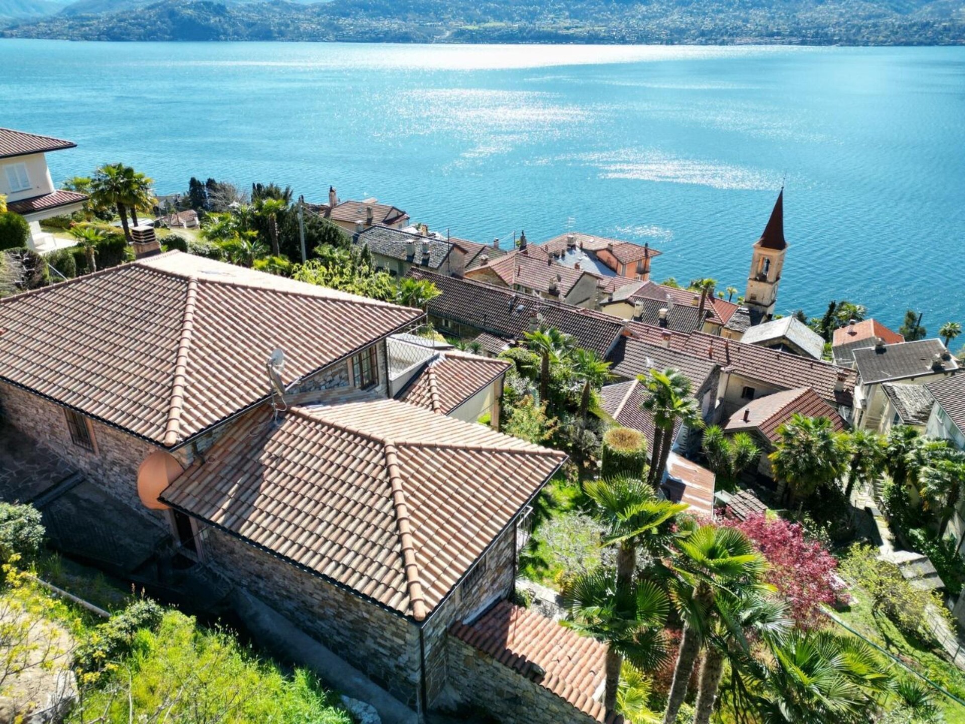 4-persoons villa in Oggebbio op 500 meter van het meer - foto 1