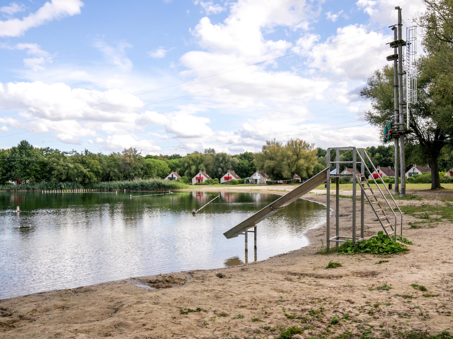 Vrijstaande VIP-bungalow met sauna in bosrijk Ewijk - foto 25