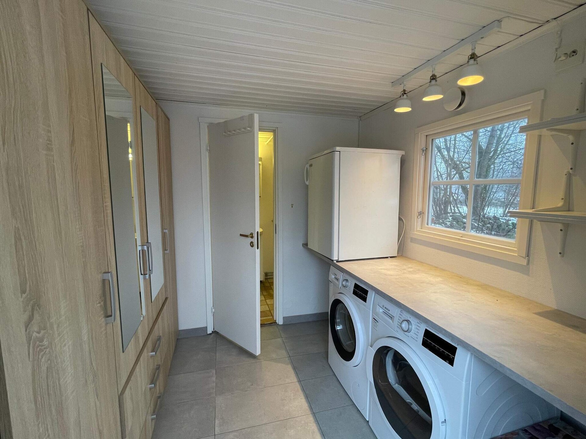 Vrijstaand vakantiehuis met gastenverblijf en vijver bij Brösarp - foto 32