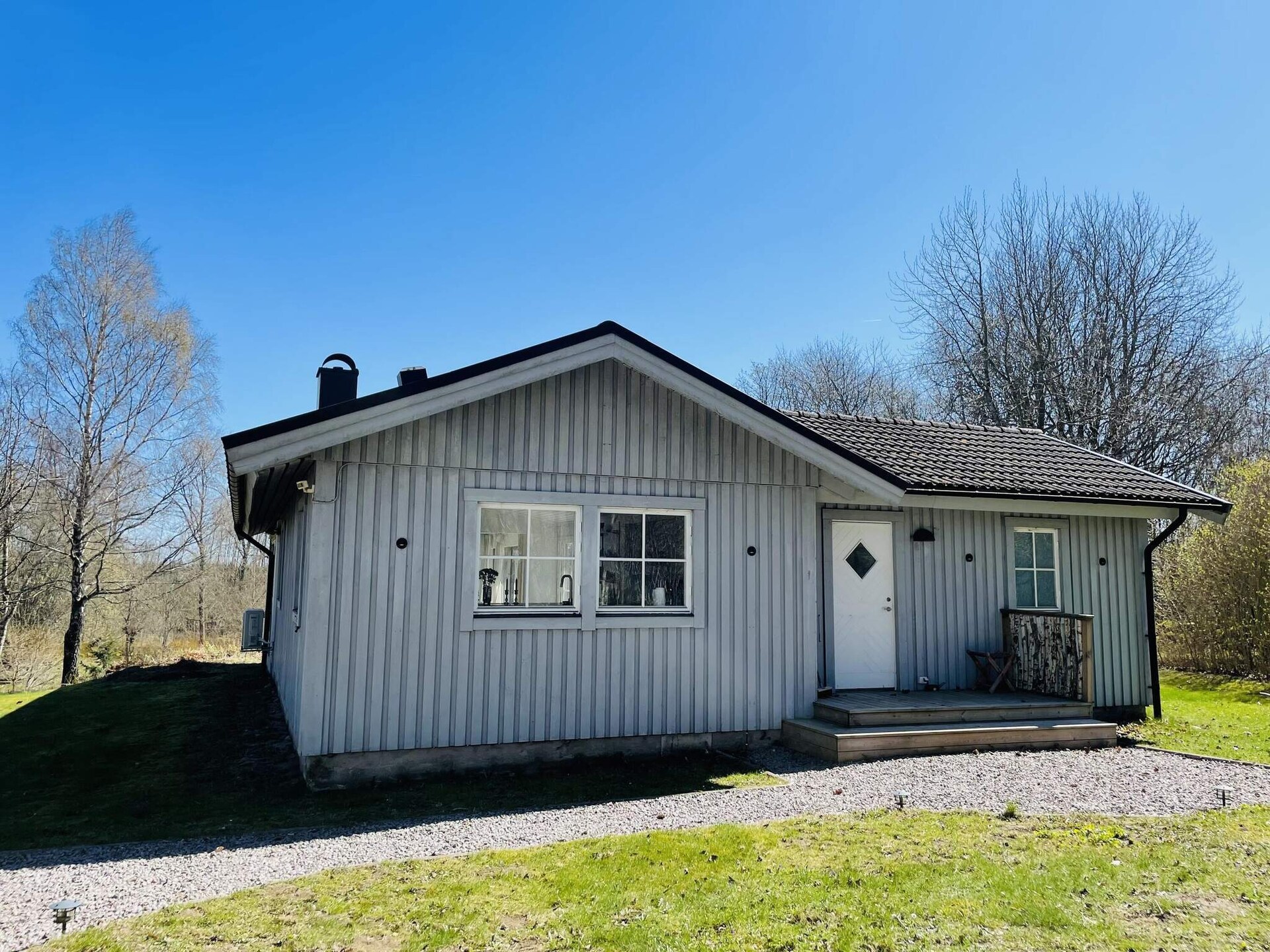Vrijstaand vakantiehuis met gastenverblijf en vijver bij Brösarp - foto 3