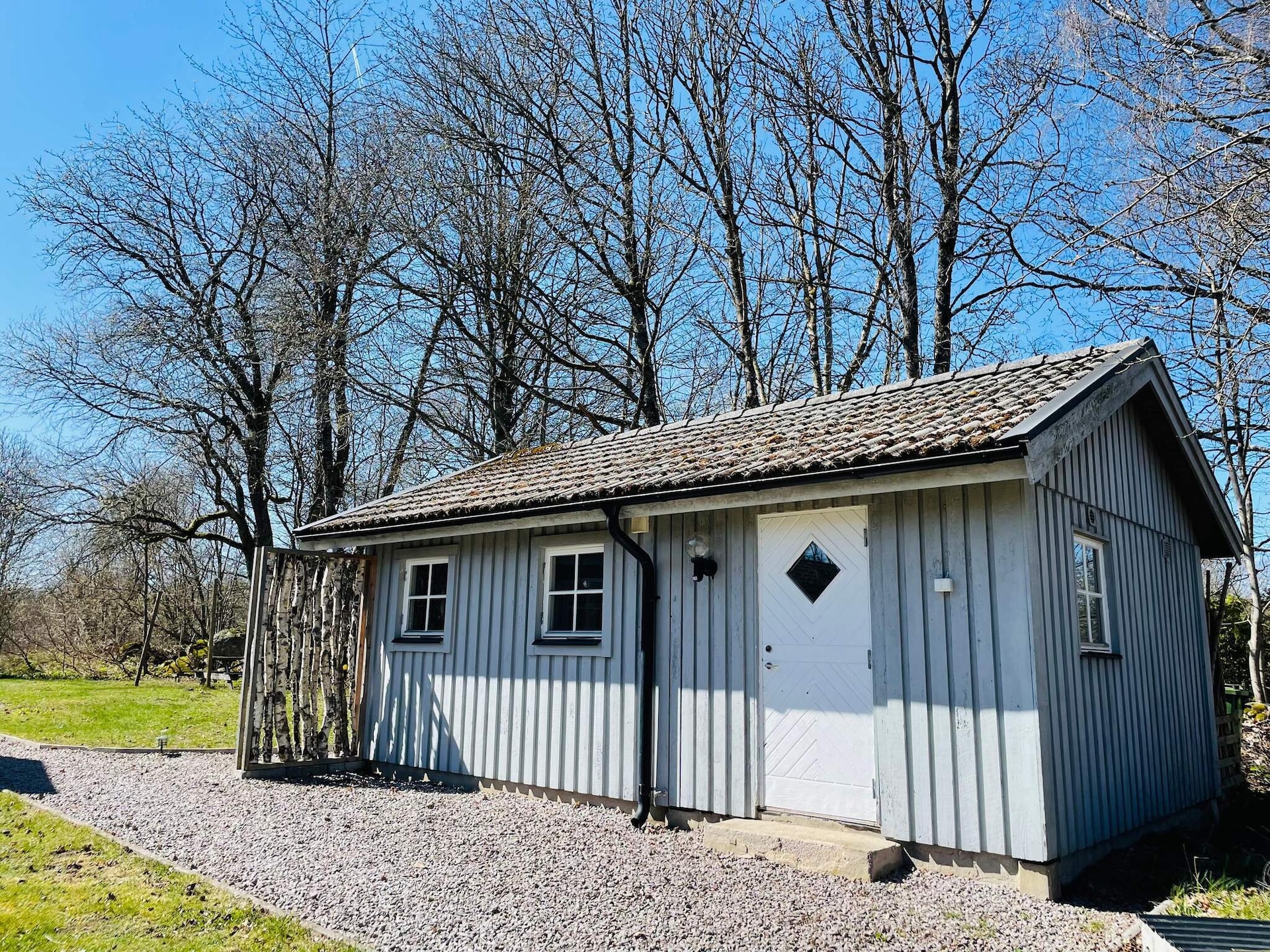 Vrijstaand vakantiehuis met gastenverblijf en vijver bij Brösarp - foto 5