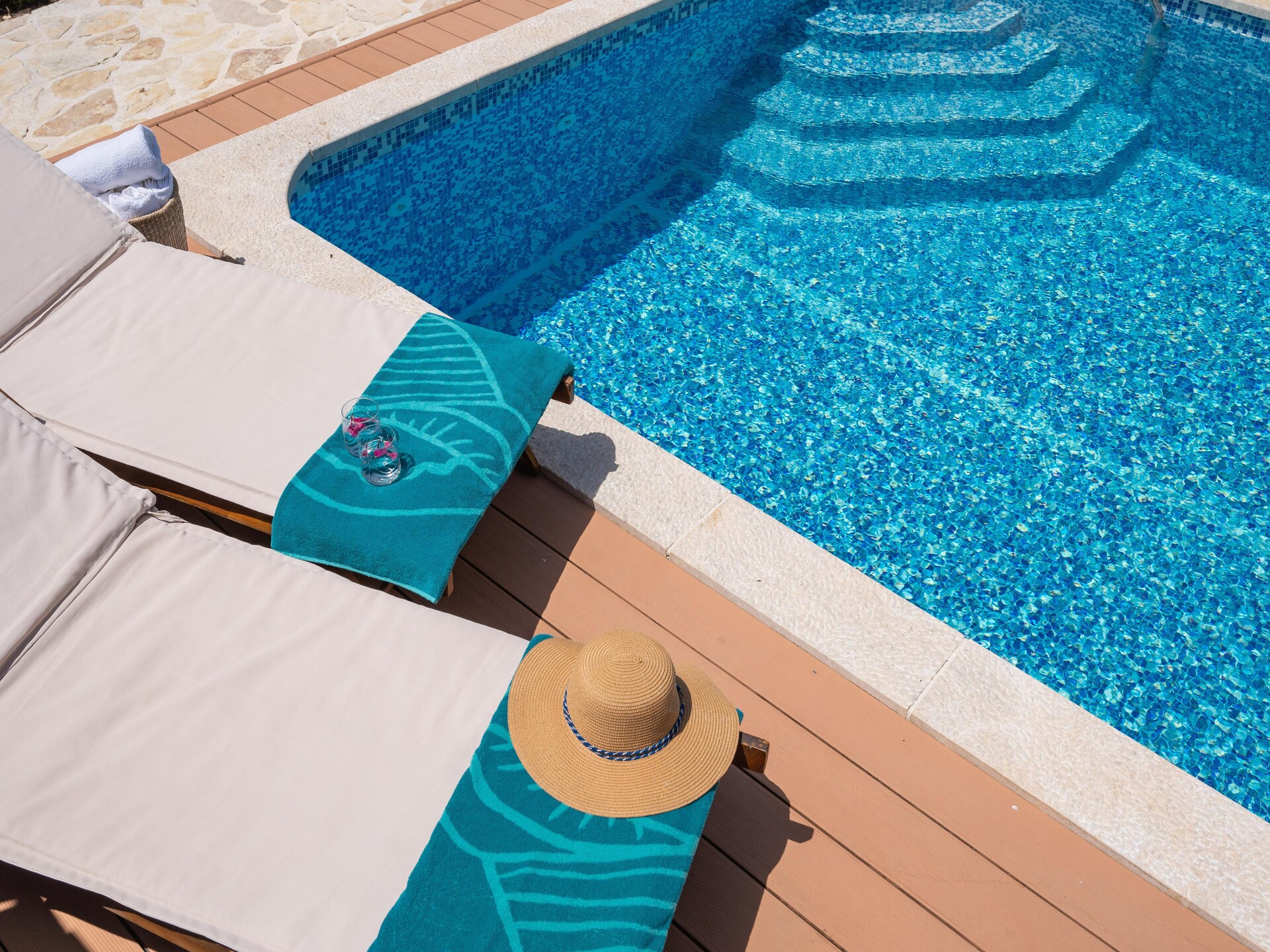 Villa Old House: privézwembad, jacuzzi en zomerkeuken bij Šumet - foto 13