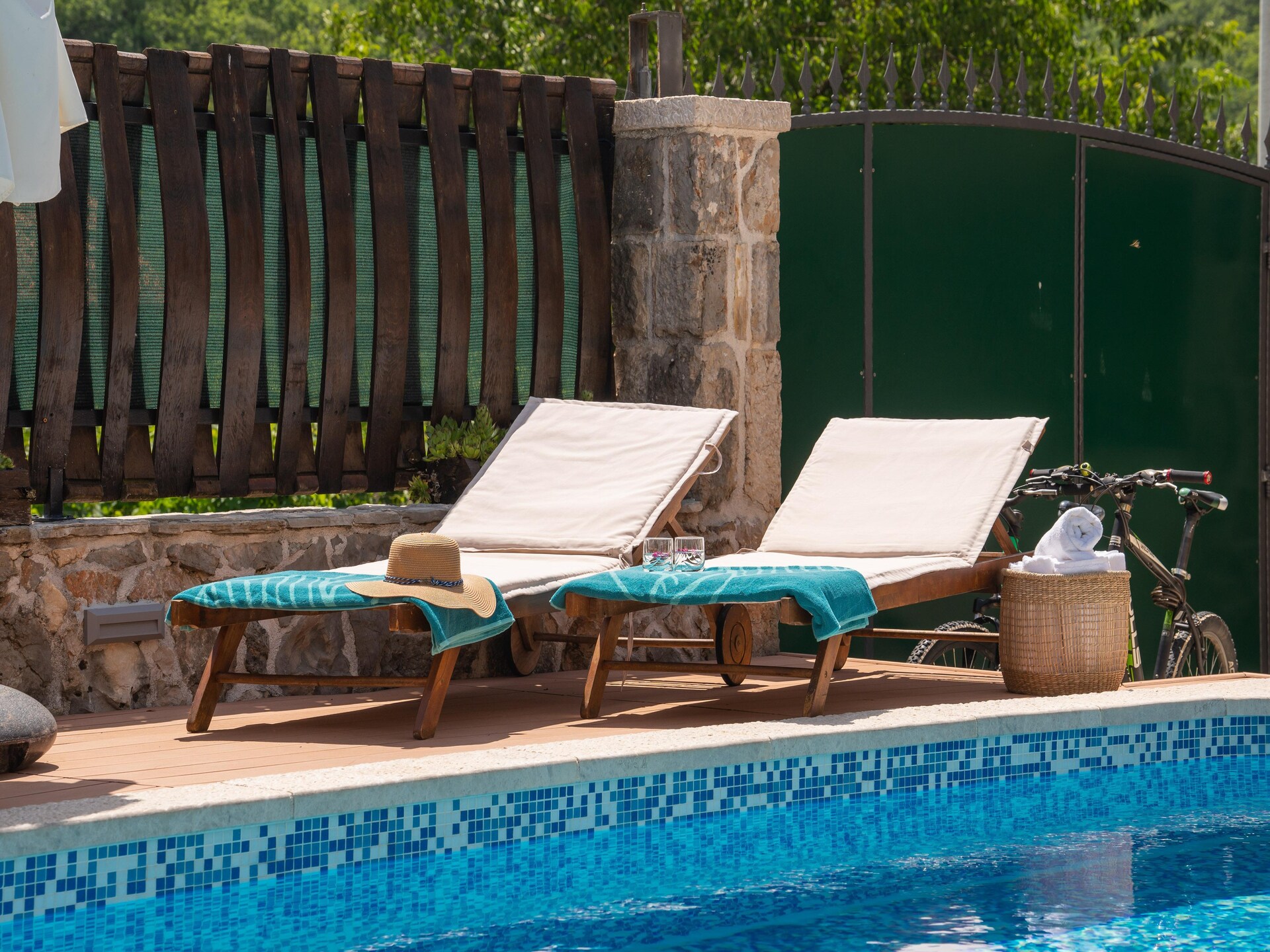 Villa Old House: privézwembad, jacuzzi en zomerkeuken bij Šumet - foto 15
